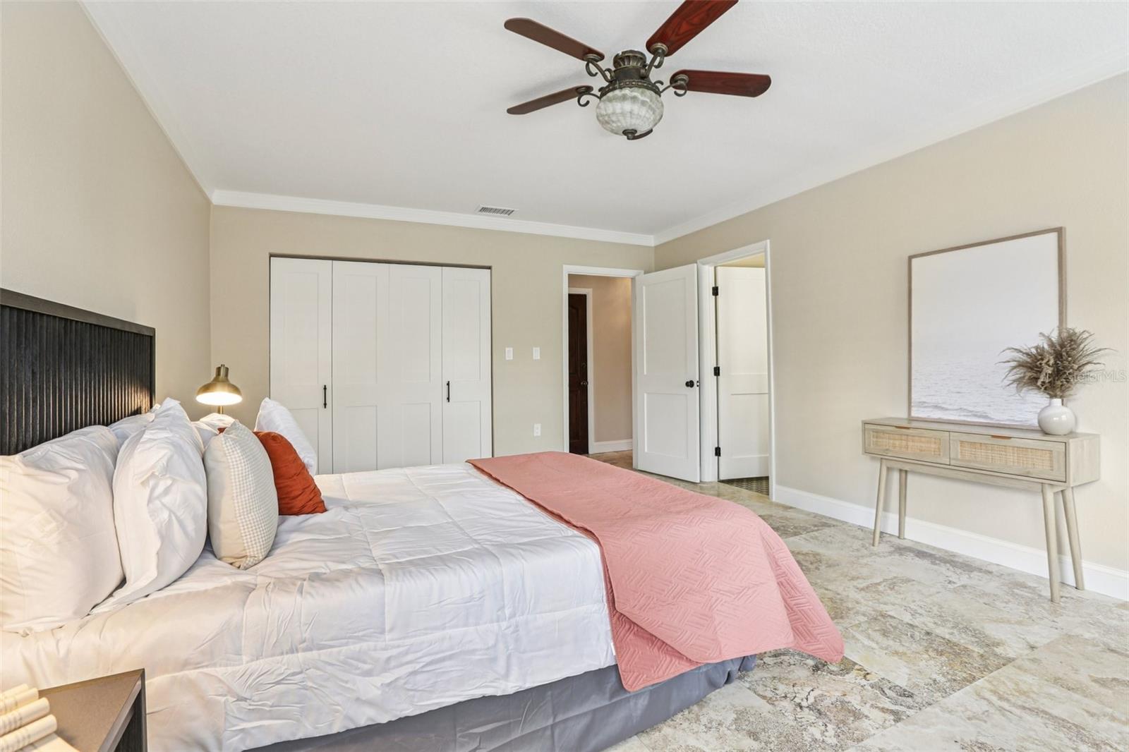 Image 31 of 68 For 4830 Paradise Way S