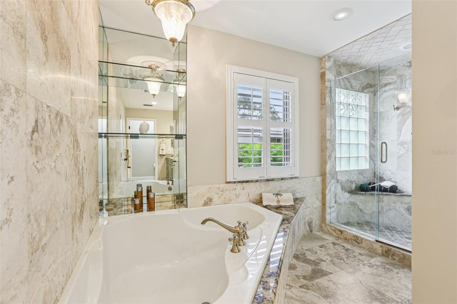 Image 39 of 68 For 4830 Paradise Way S