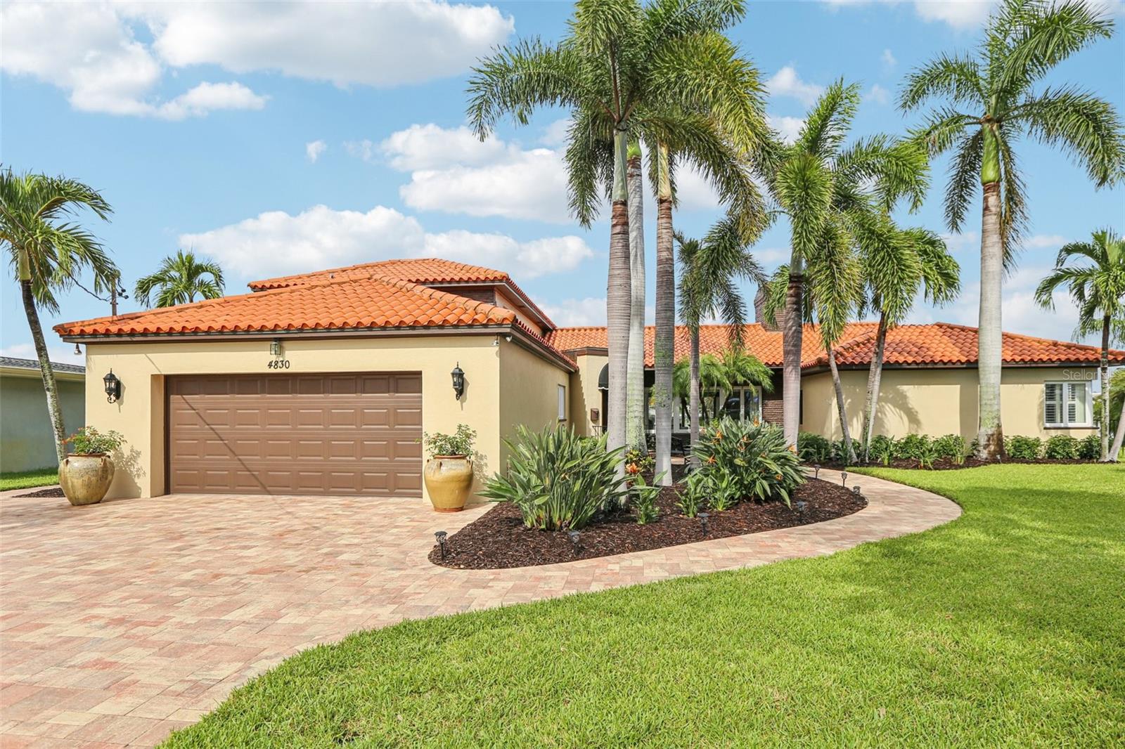Image 4 of 68 For 4830 Paradise Way S