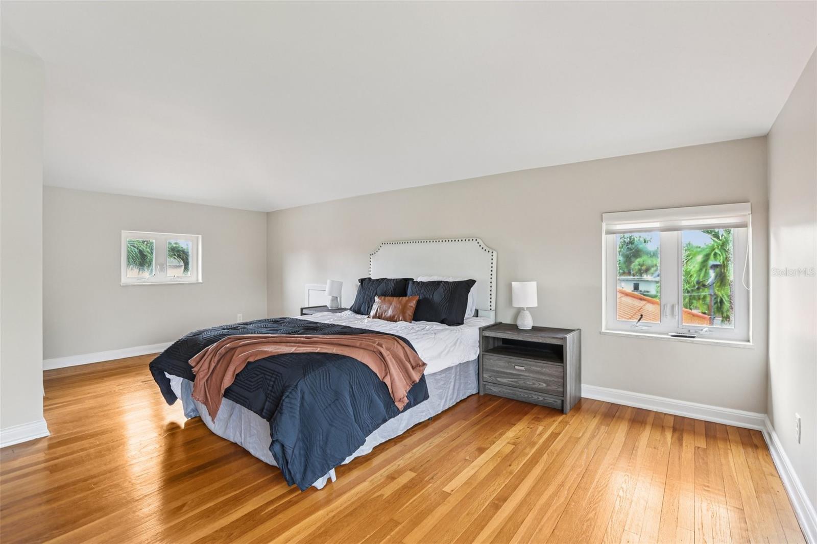 Image 43 of 68 For 4830 Paradise Way S