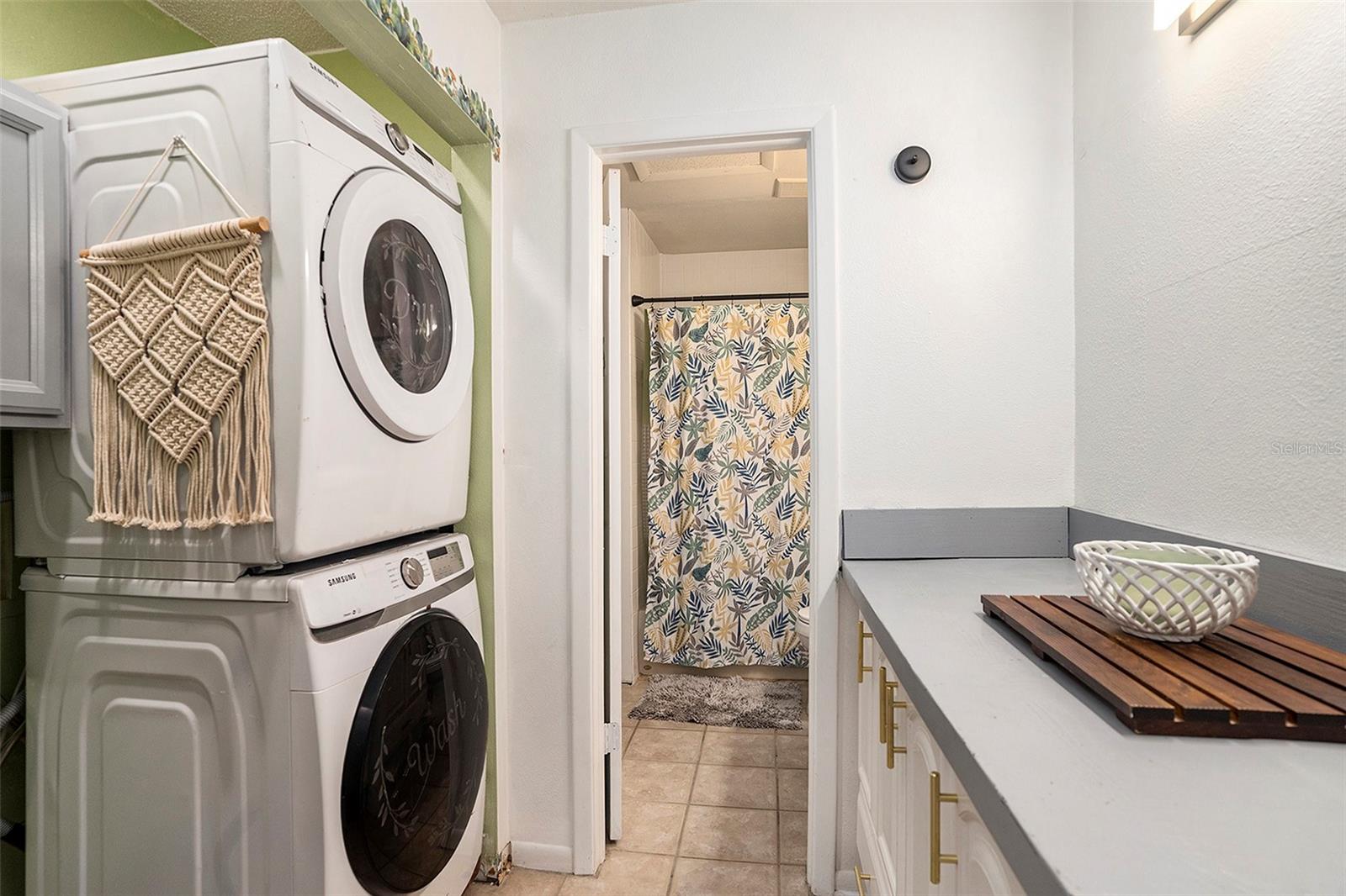 Listing photo id 15 for 15906 Country Farm Place