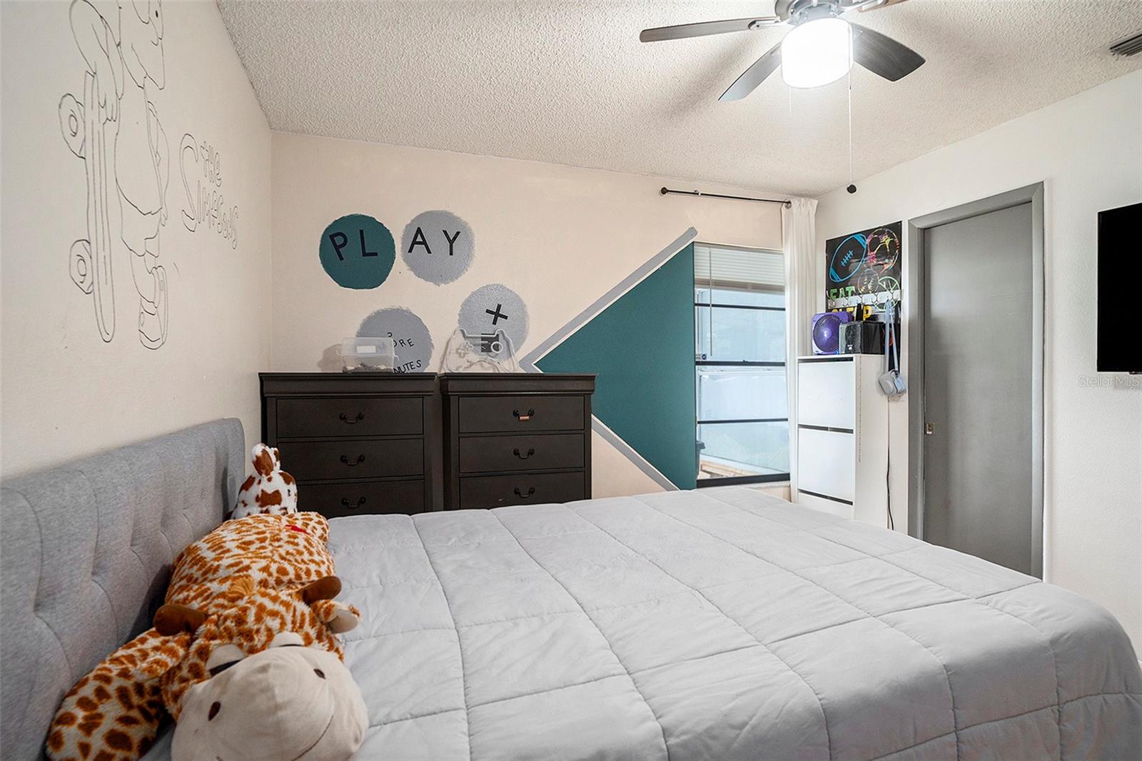 Listing photo id 17 for 15906 Country Farm Place