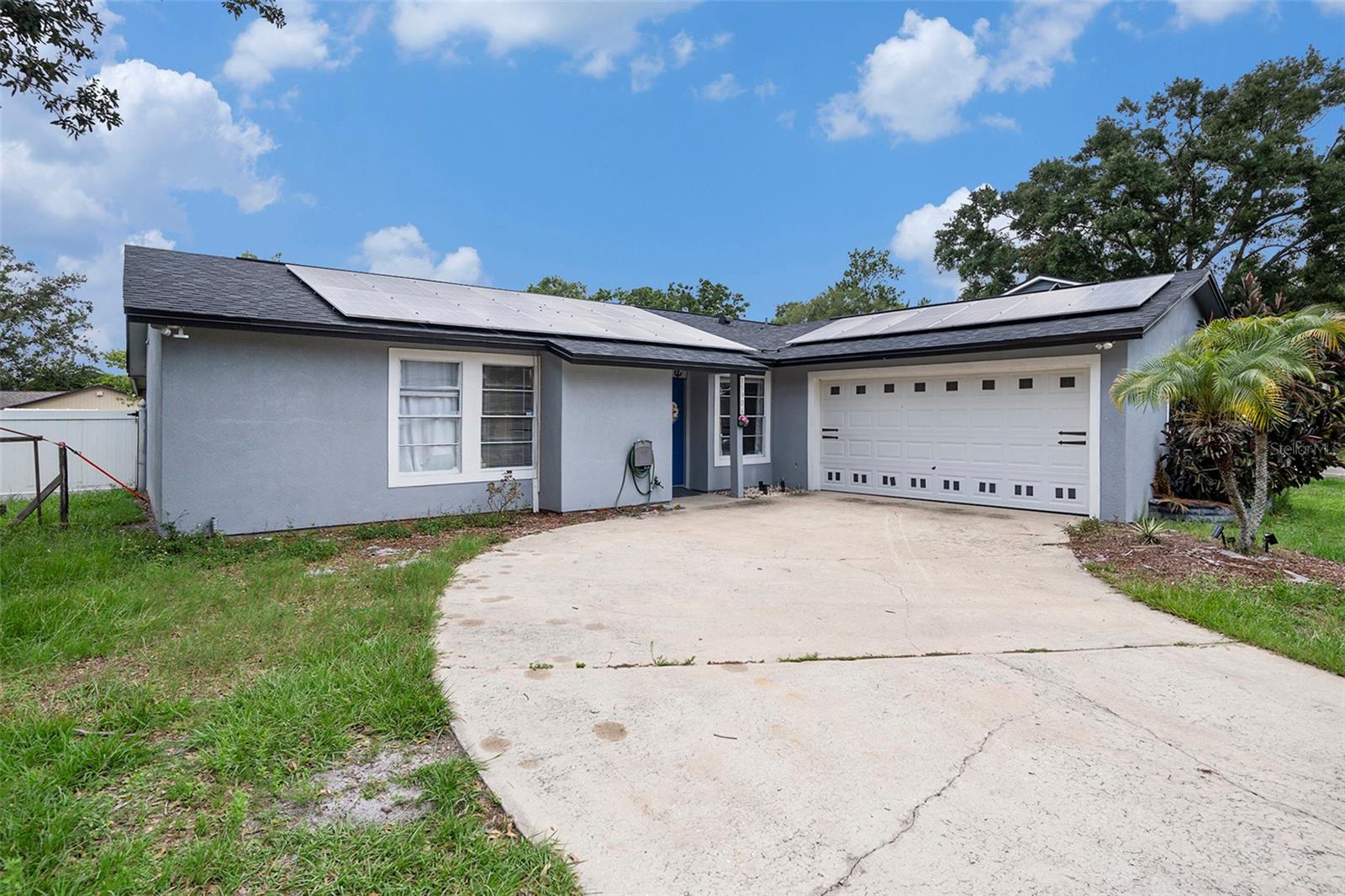 Listing photo id 0 for 15906 Country Farm Place