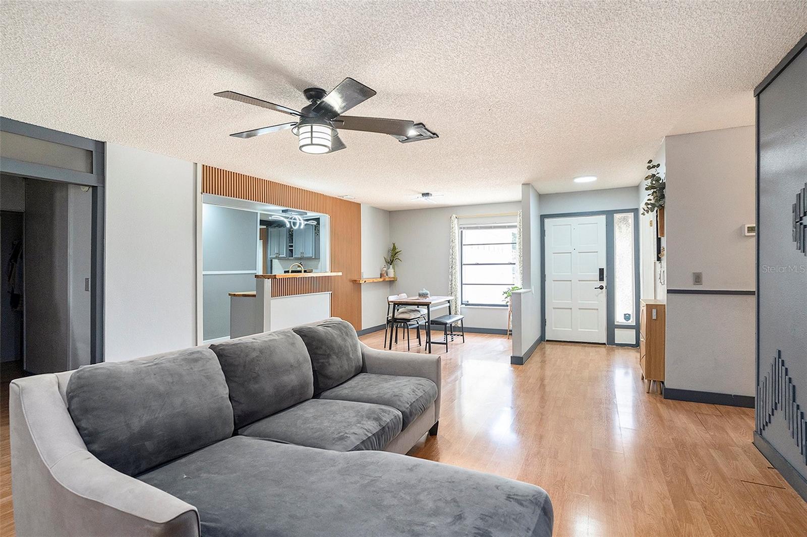 Listing photo id 4 for 15906 Country Farm Place
