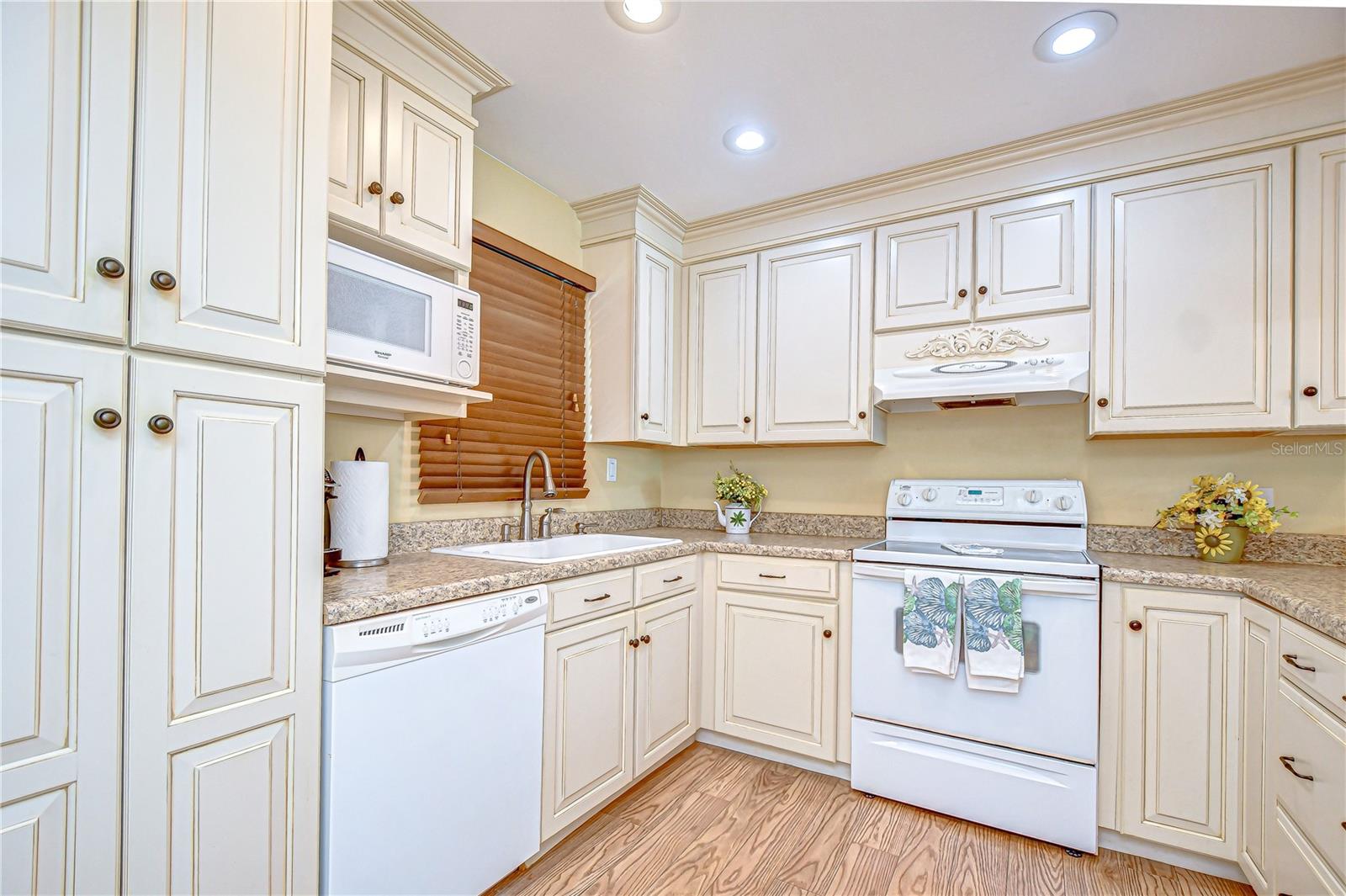 Image 10 of 37 For 340 Pinellas Bayway S 304