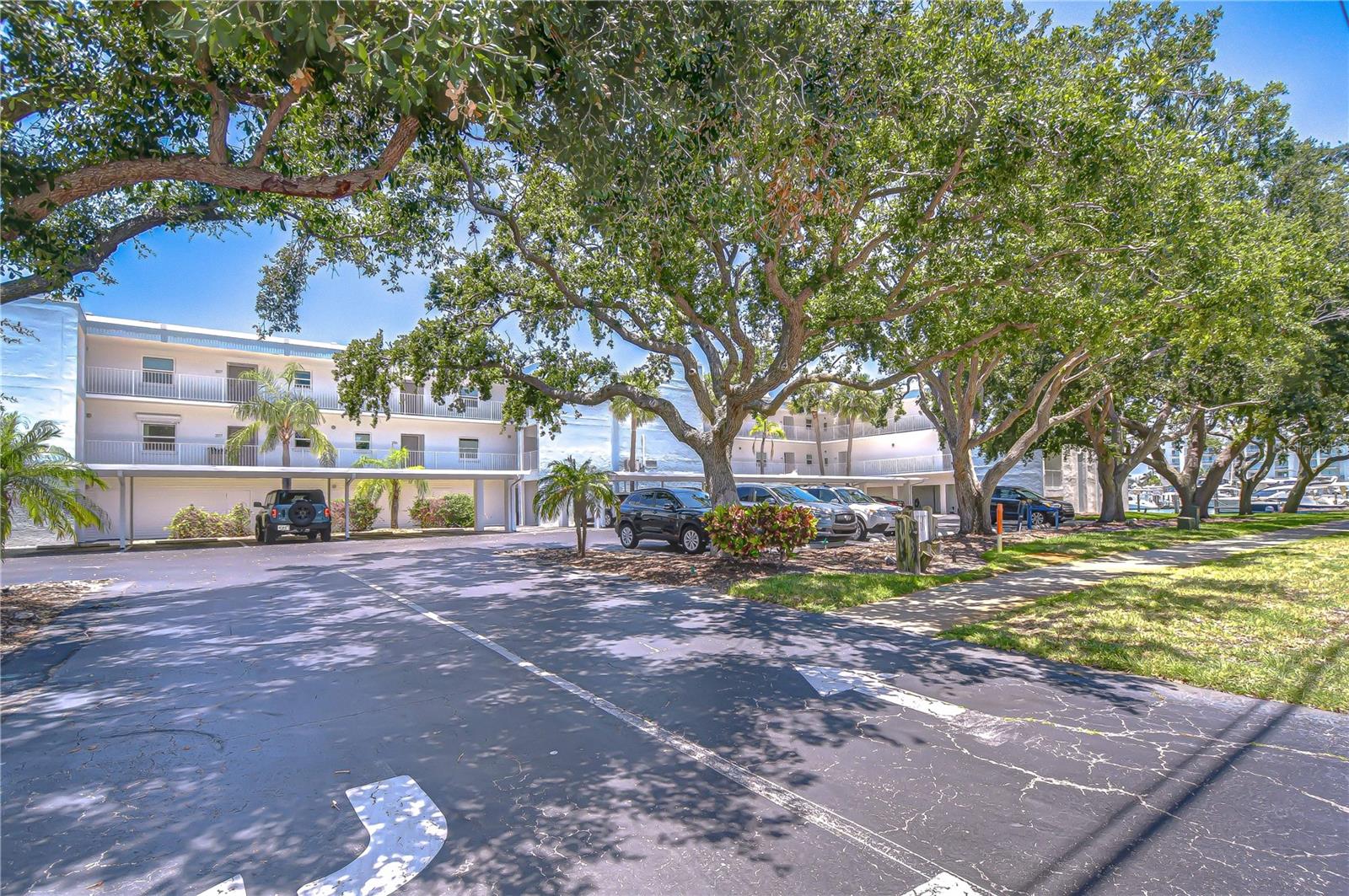 Image 2 of 37 For 340 Pinellas Bayway S 304