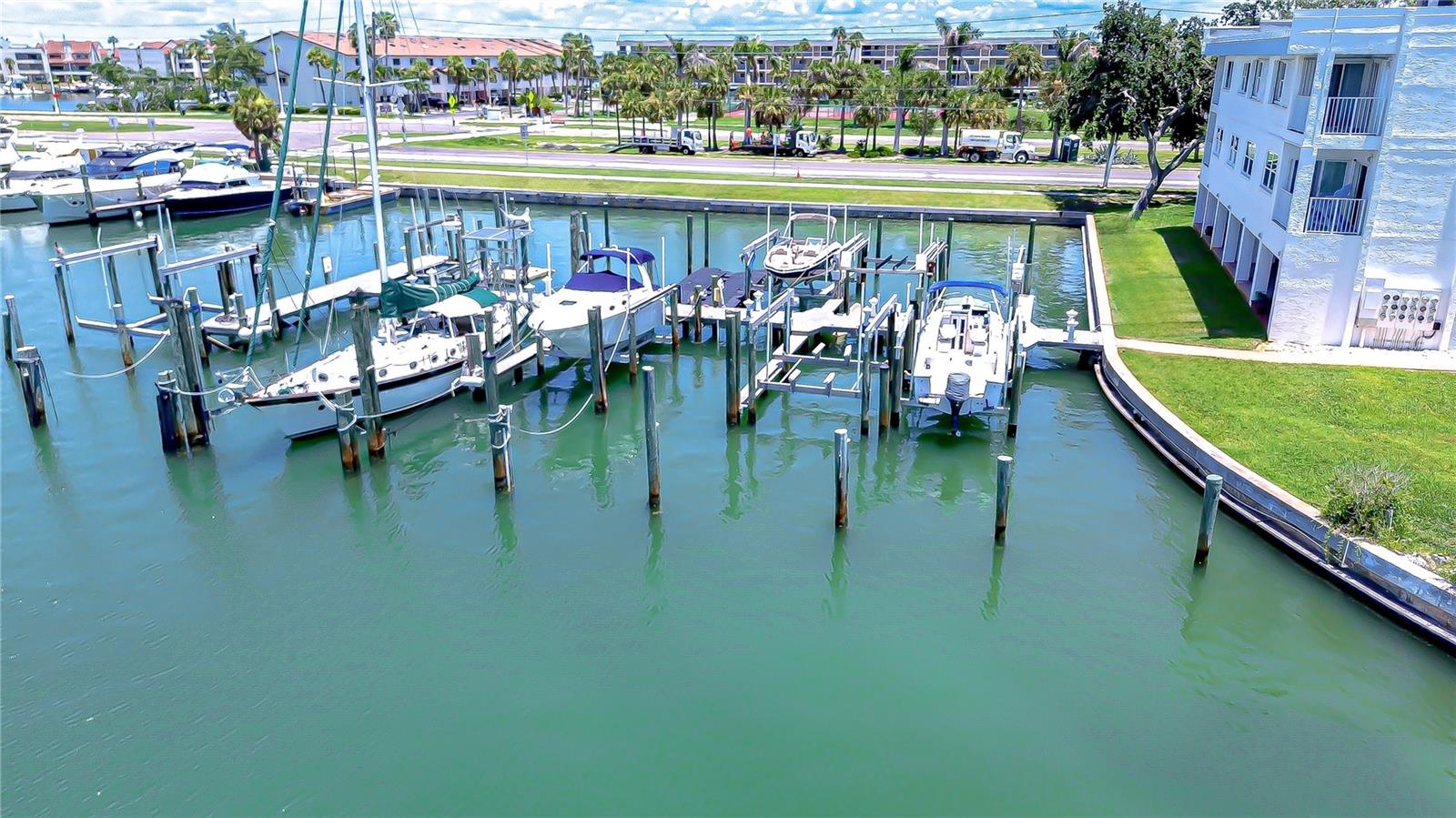 Image 27 of 37 For 340 Pinellas Bayway S 304