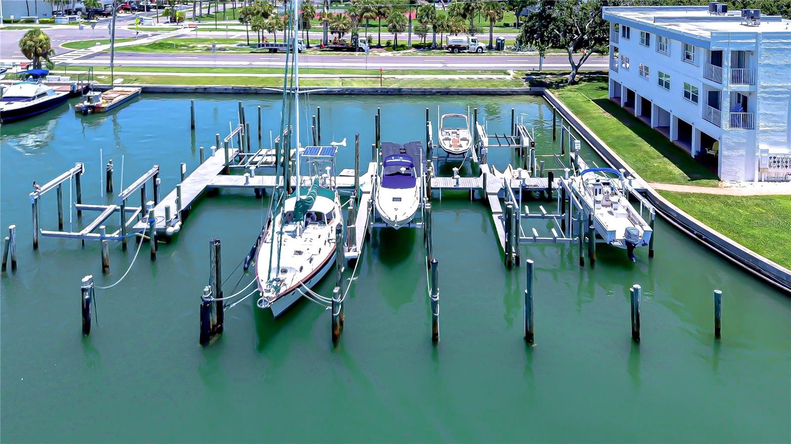 Image 3 of 37 For 340 Pinellas Bayway S 304