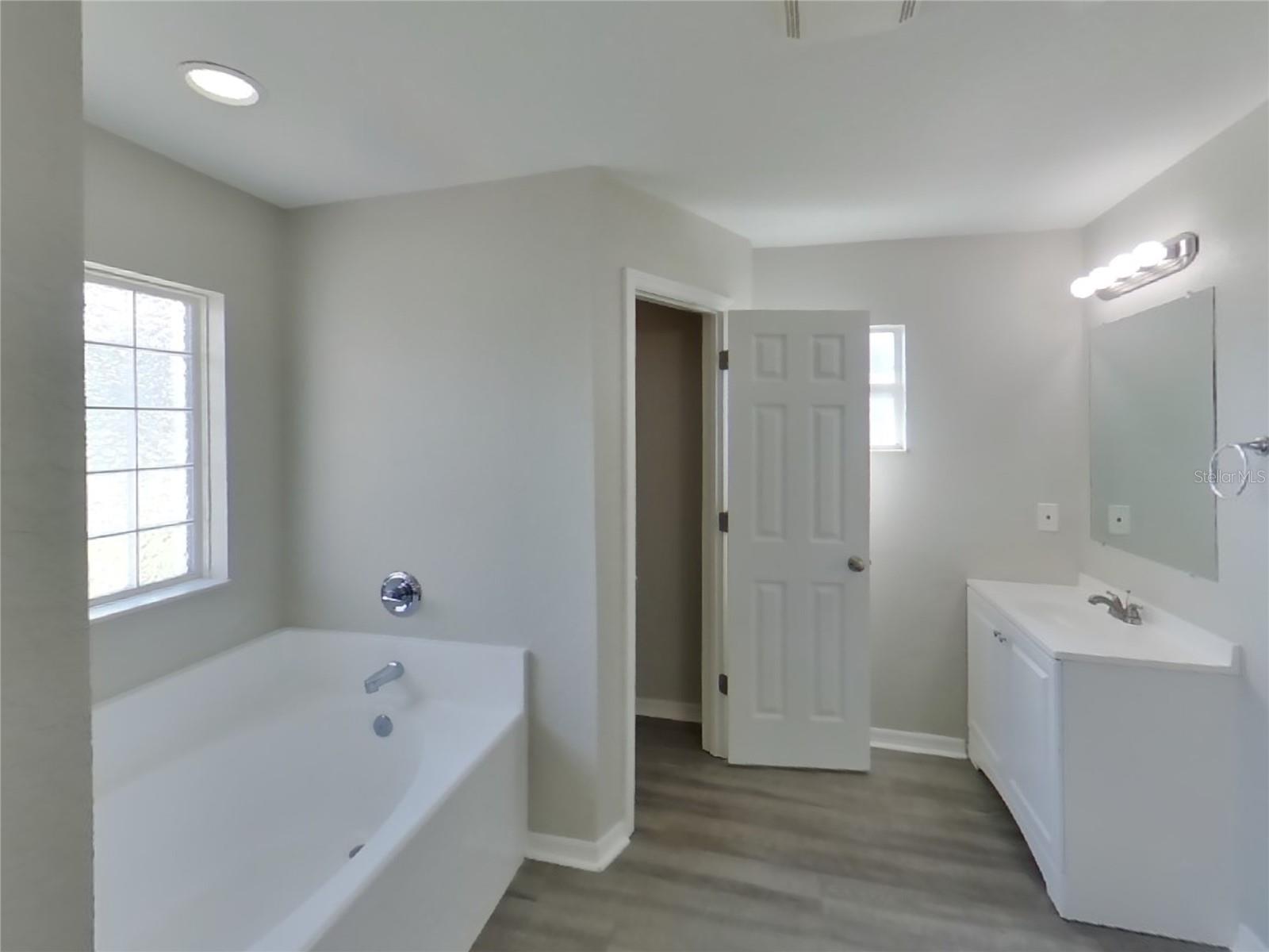 Image 10 of 18 For 3328 Montano Avenue