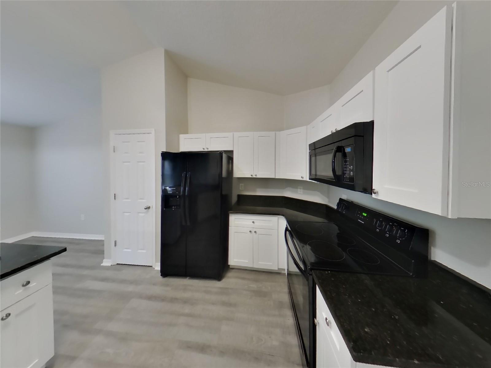 Image 6 of 18 For 3328 Montano Avenue