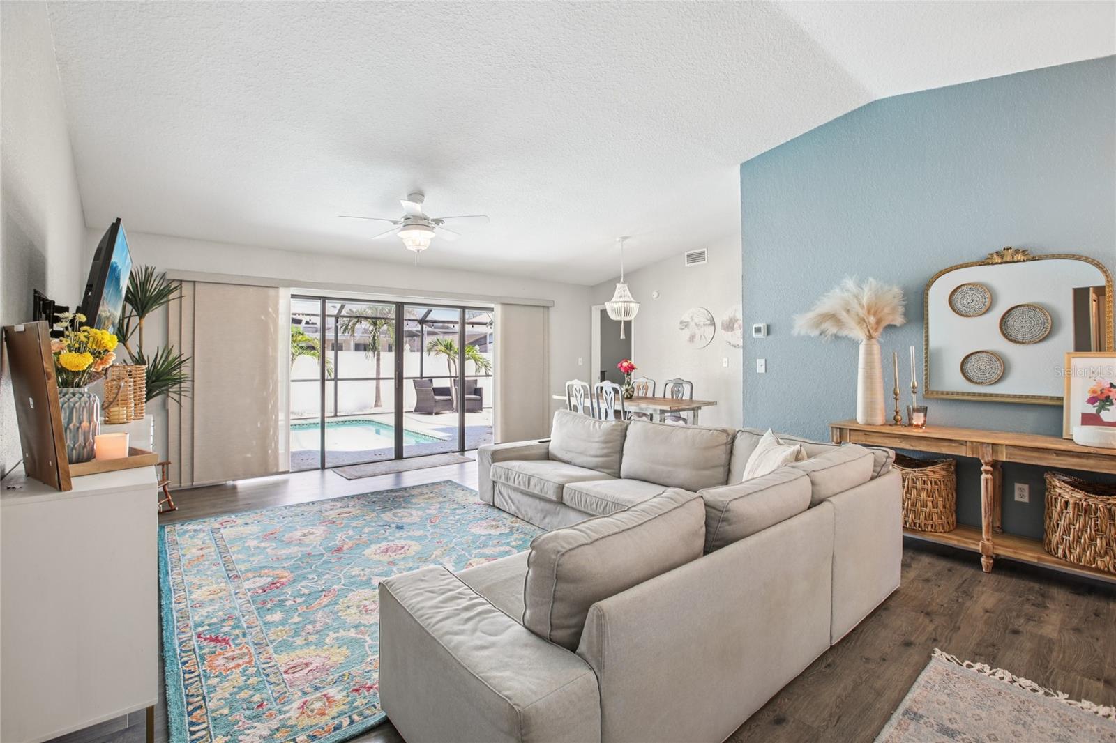 Image 11 of 44 For 852 Crystal Drive