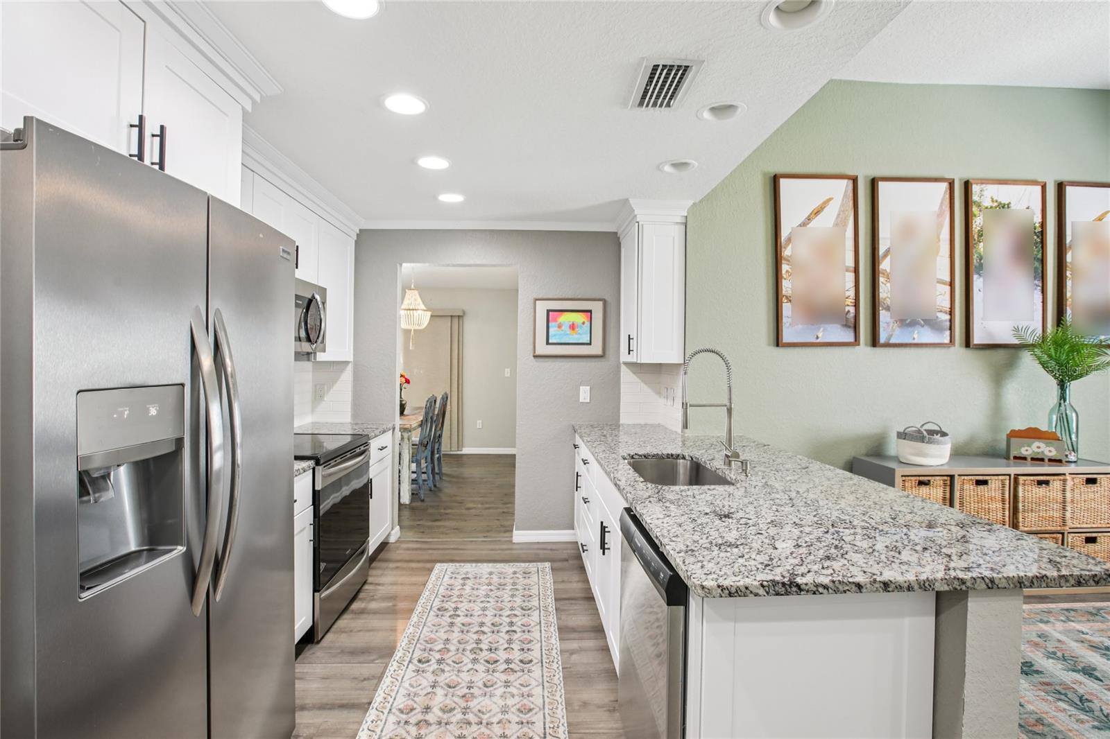 Image 17 of 44 For 852 Crystal Drive