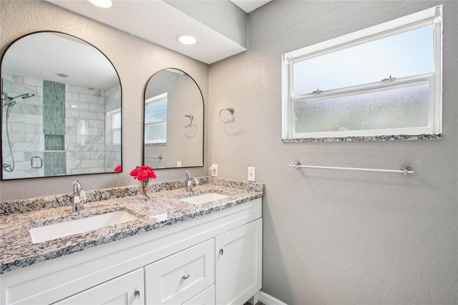 Image 26 of 44 For 852 Crystal Drive