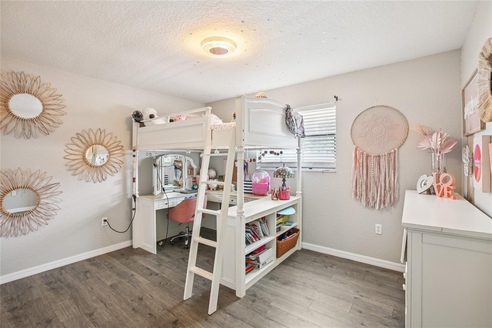 Image 31 of 44 For 852 Crystal Drive