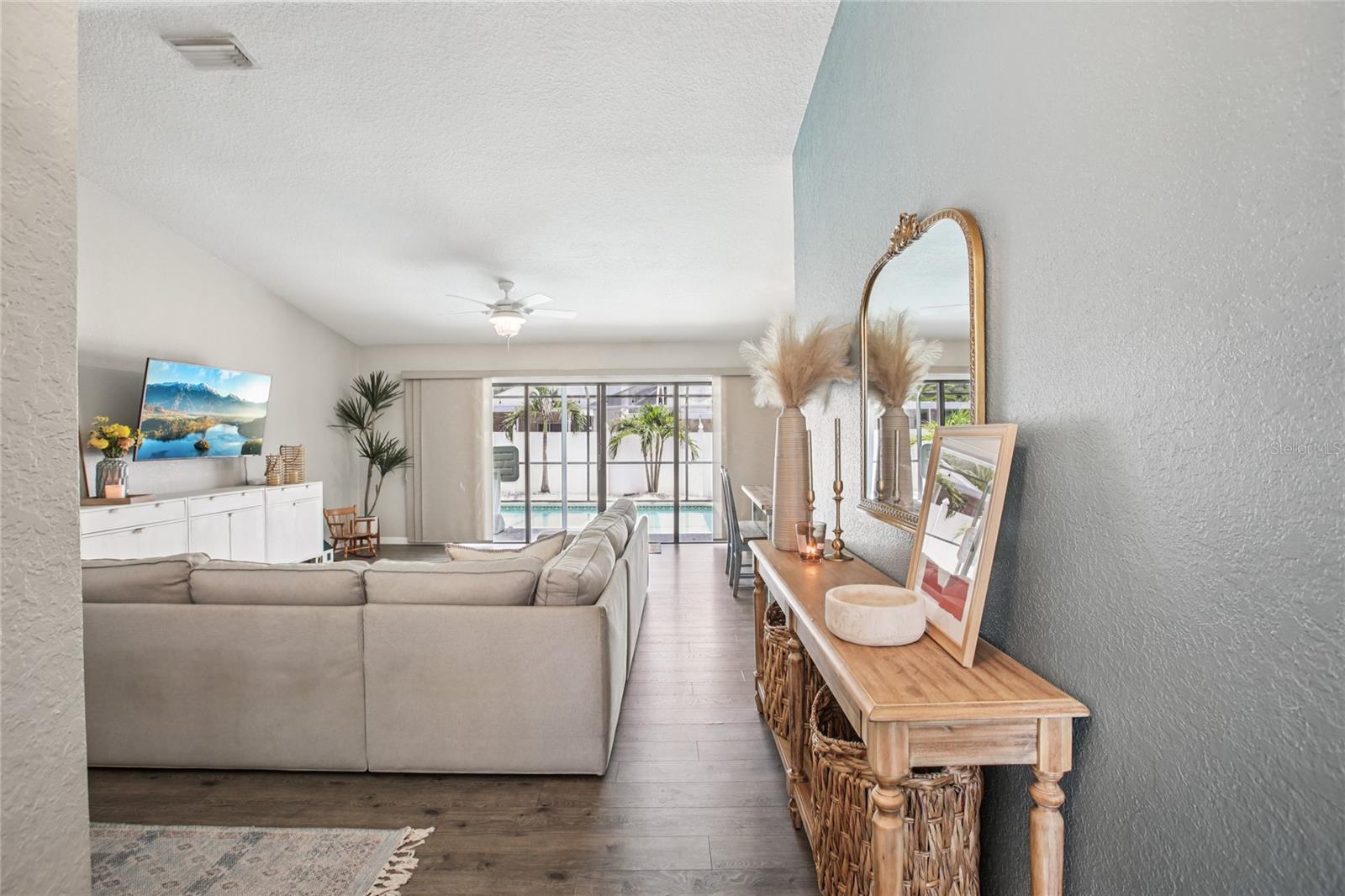 Image 9 of 44 For 852 Crystal Drive