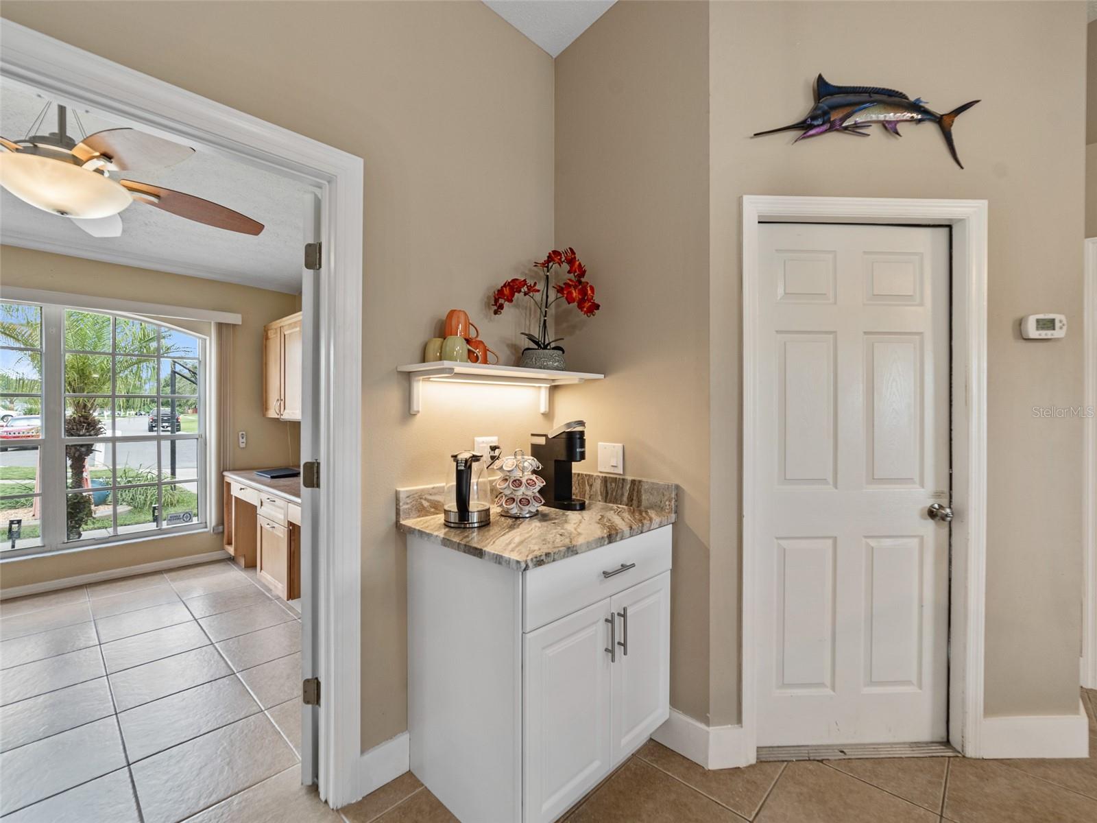 Listing photo id 10 for 9702 Mary Robin Drive