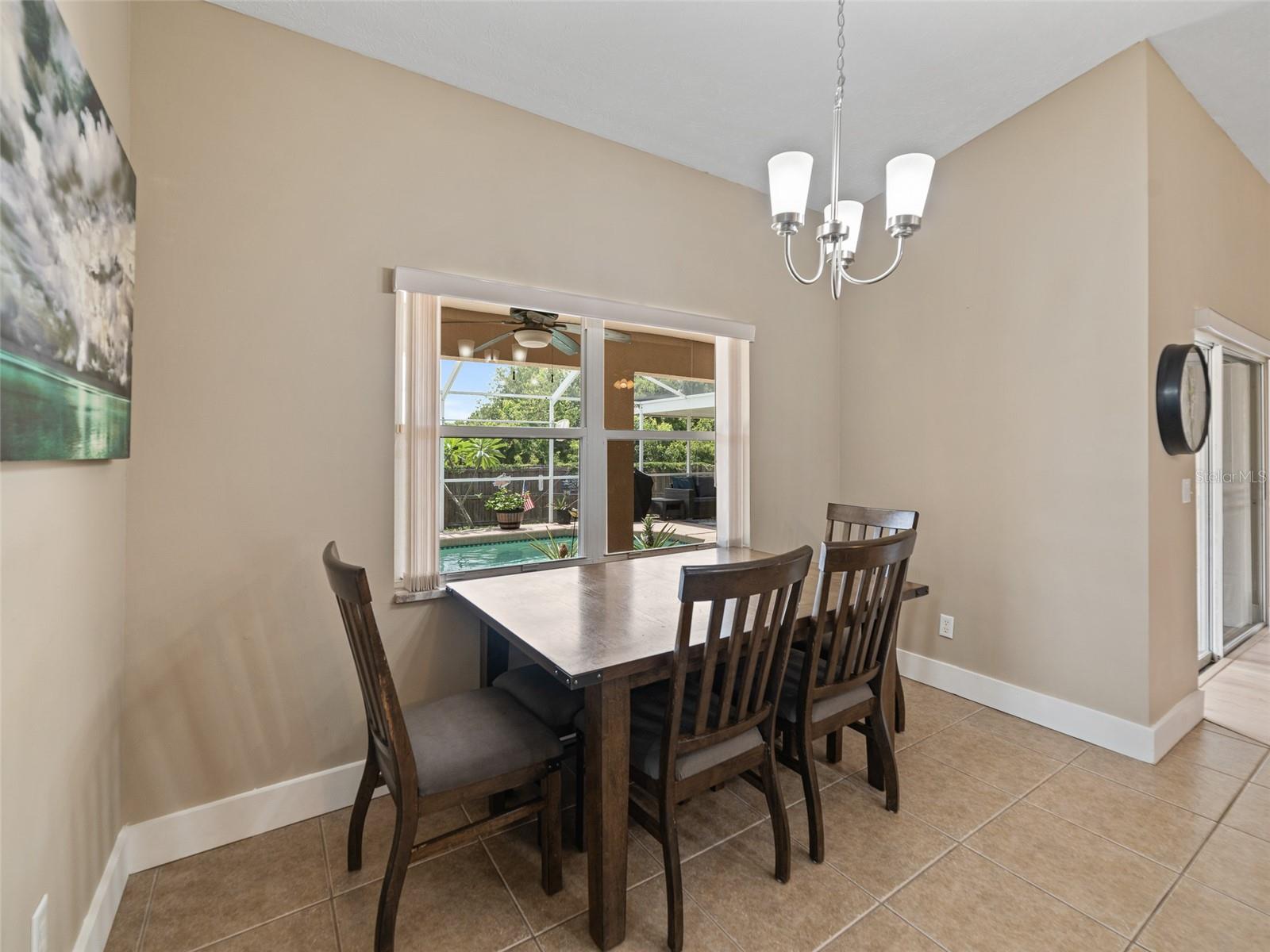 Listing photo id 11 for 9702 Mary Robin Drive