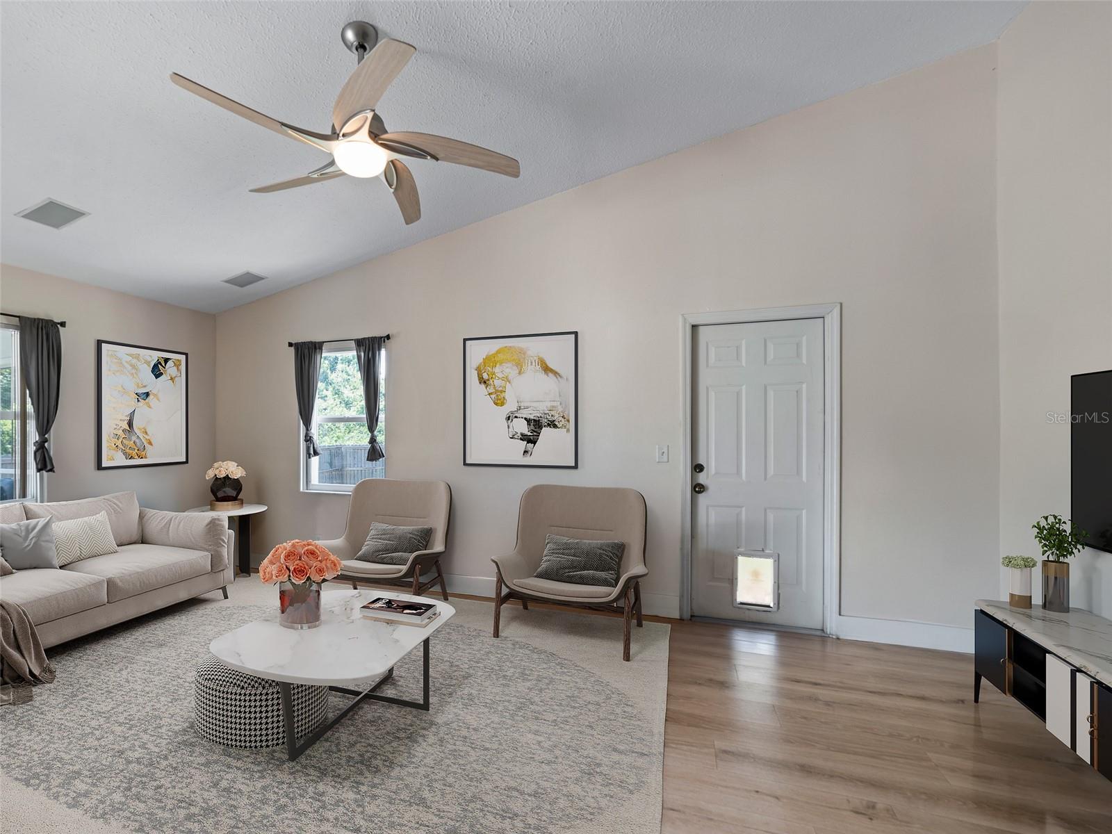 Listing photo id 12 for 9702 Mary Robin Drive
