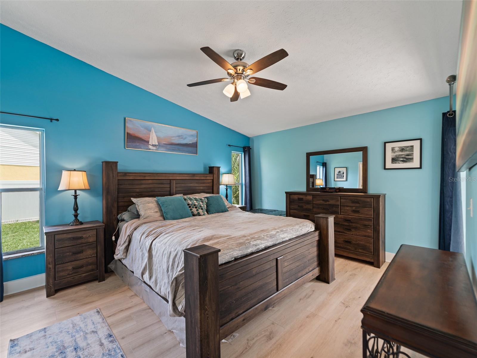 Listing photo id 14 for 9702 Mary Robin Drive