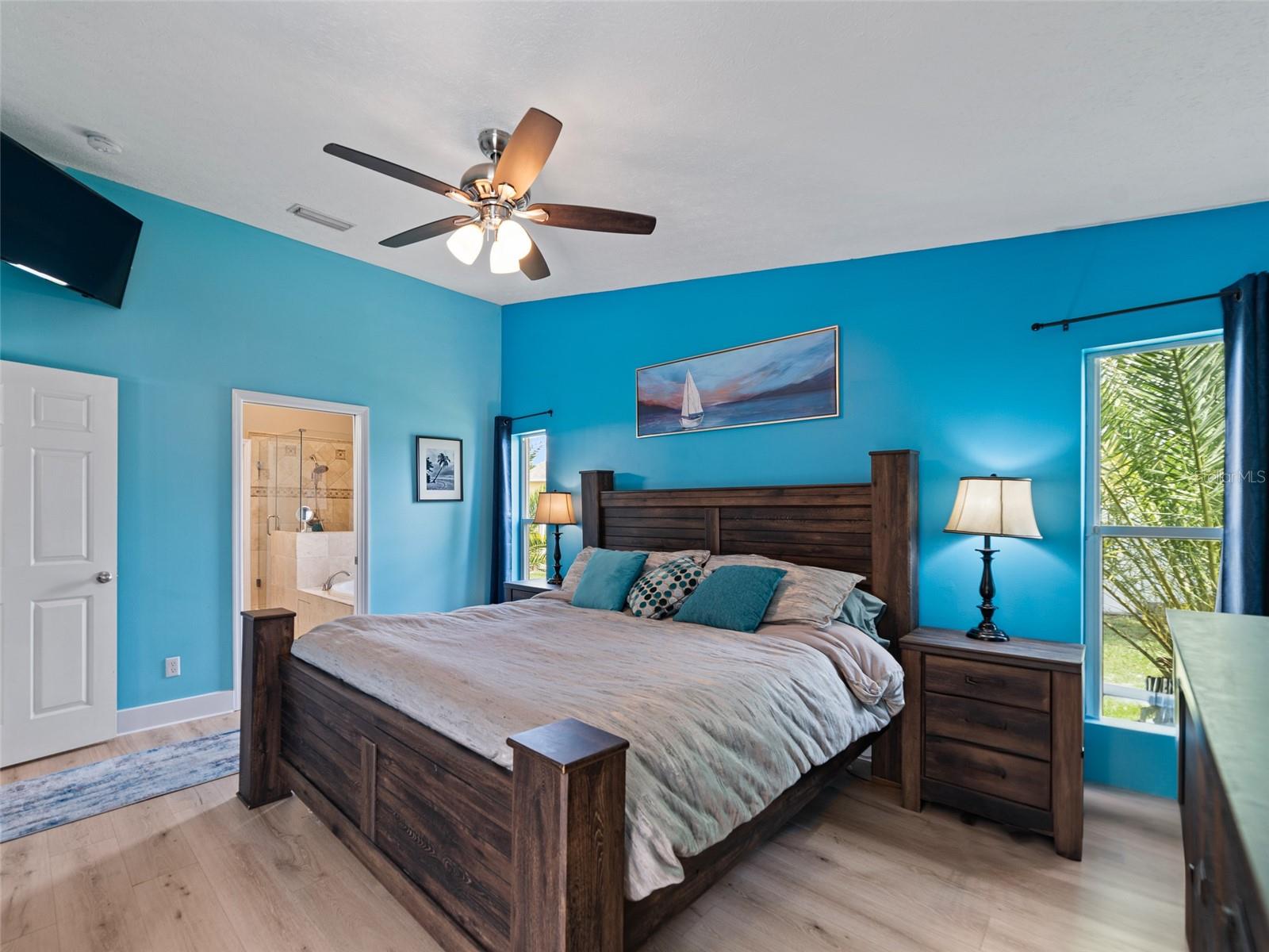 Listing photo id 15 for 9702 Mary Robin Drive