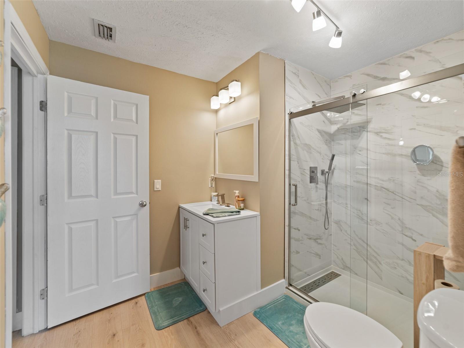Listing photo id 21 for 9702 Mary Robin Drive