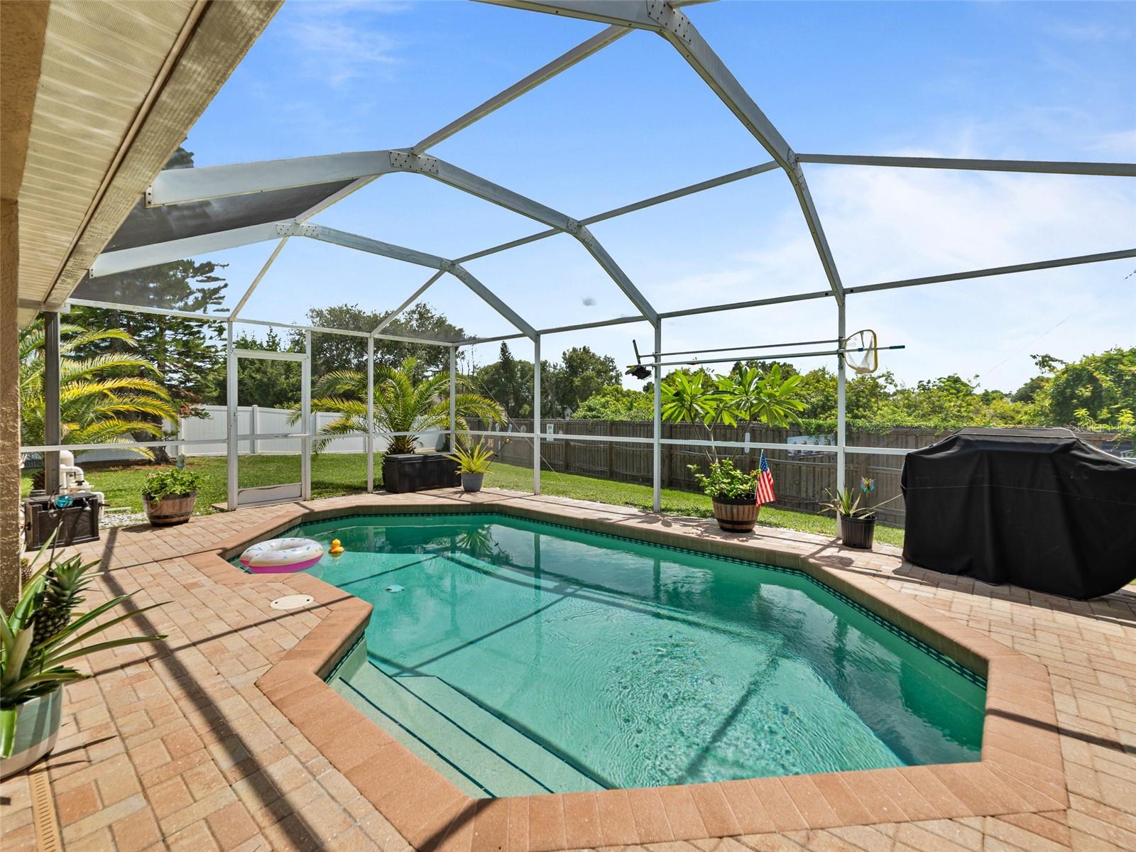 Listing photo id 25 for 9702 Mary Robin Drive