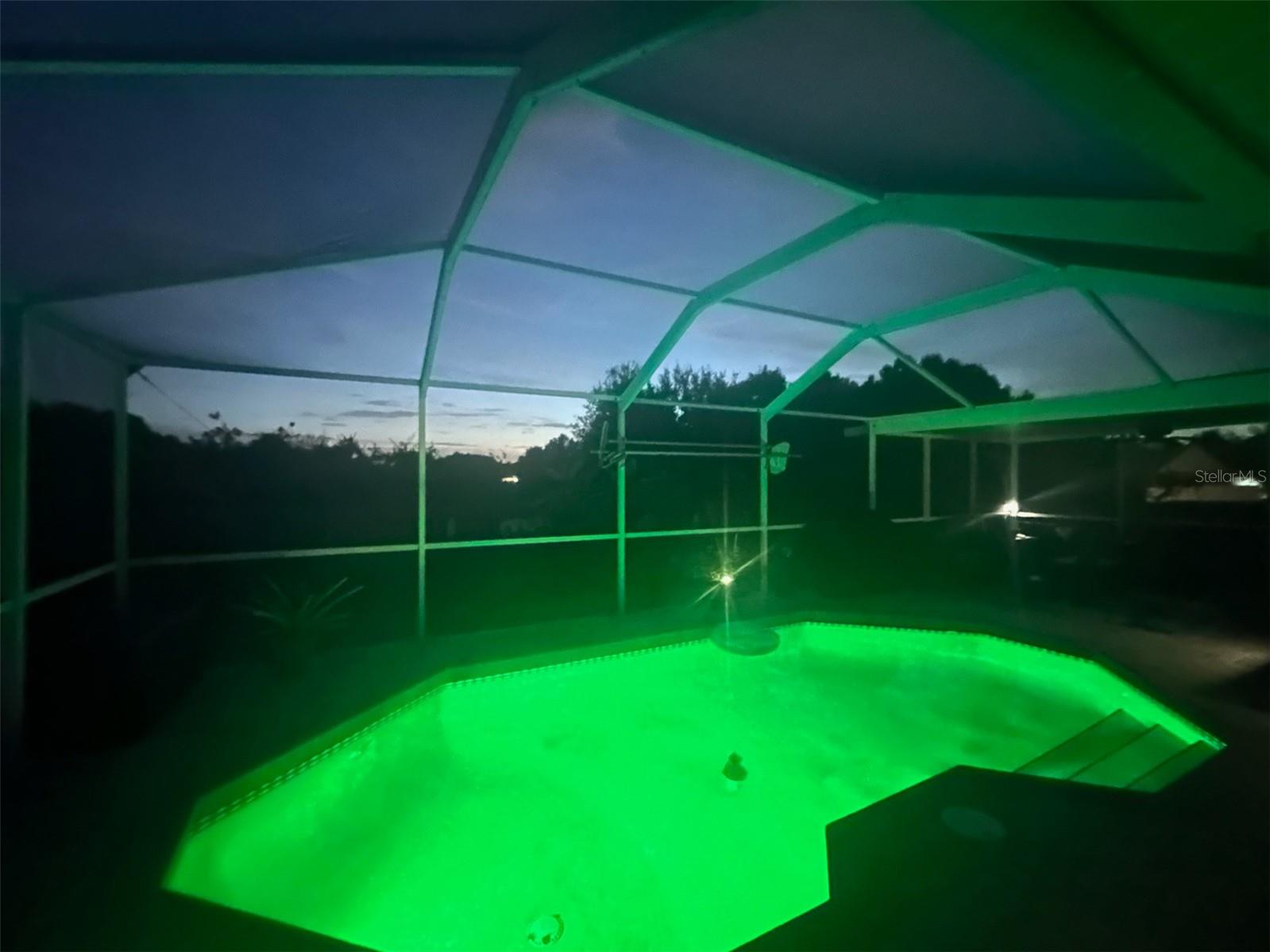 Listing photo id 28 for 9702 Mary Robin Drive