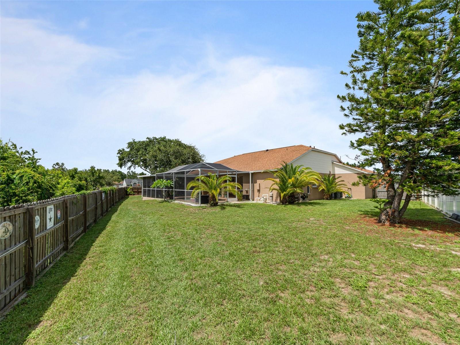 Listing photo id 31 for 9702 Mary Robin Drive