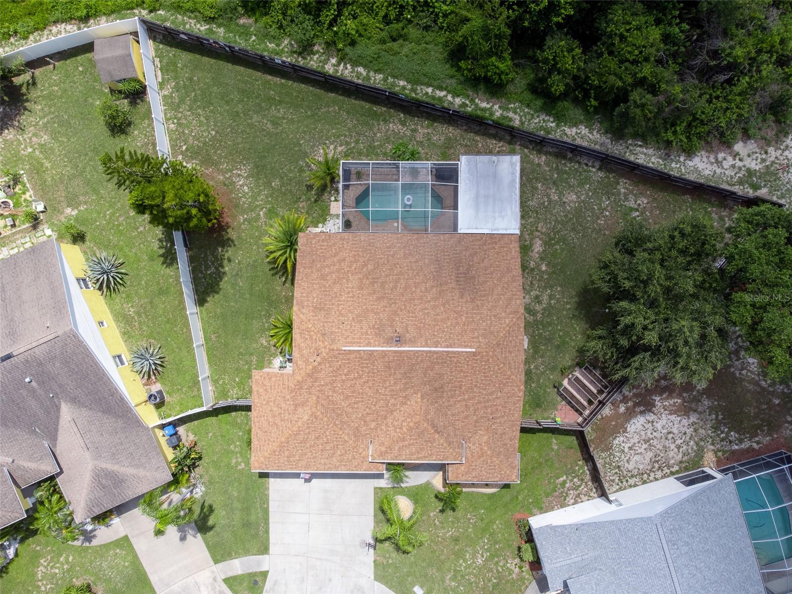 Listing photo id 35 for 9702 Mary Robin Drive