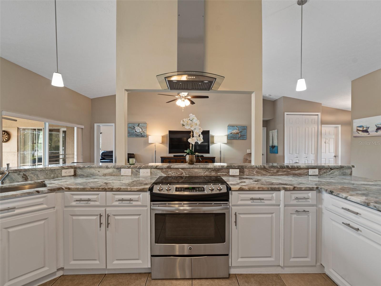 Listing photo id 7 for 9702 Mary Robin Drive