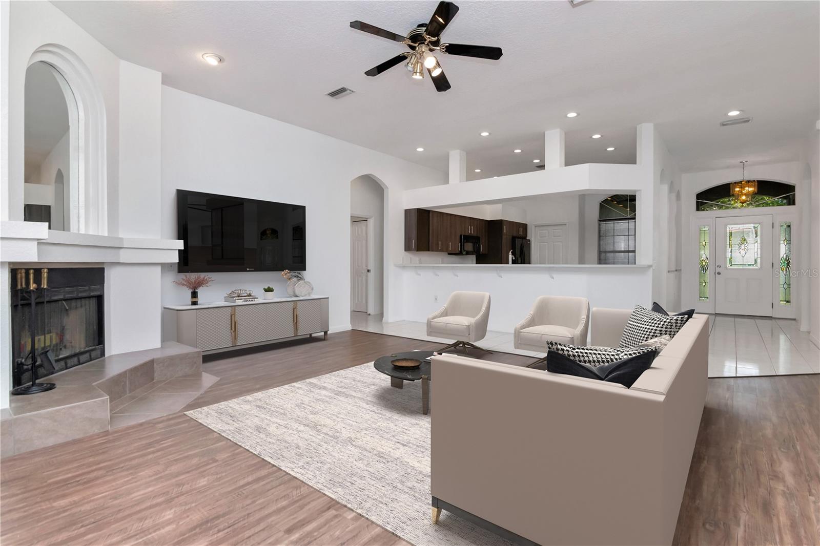 Image 10 of 27 For 211 Arlington Avenue E