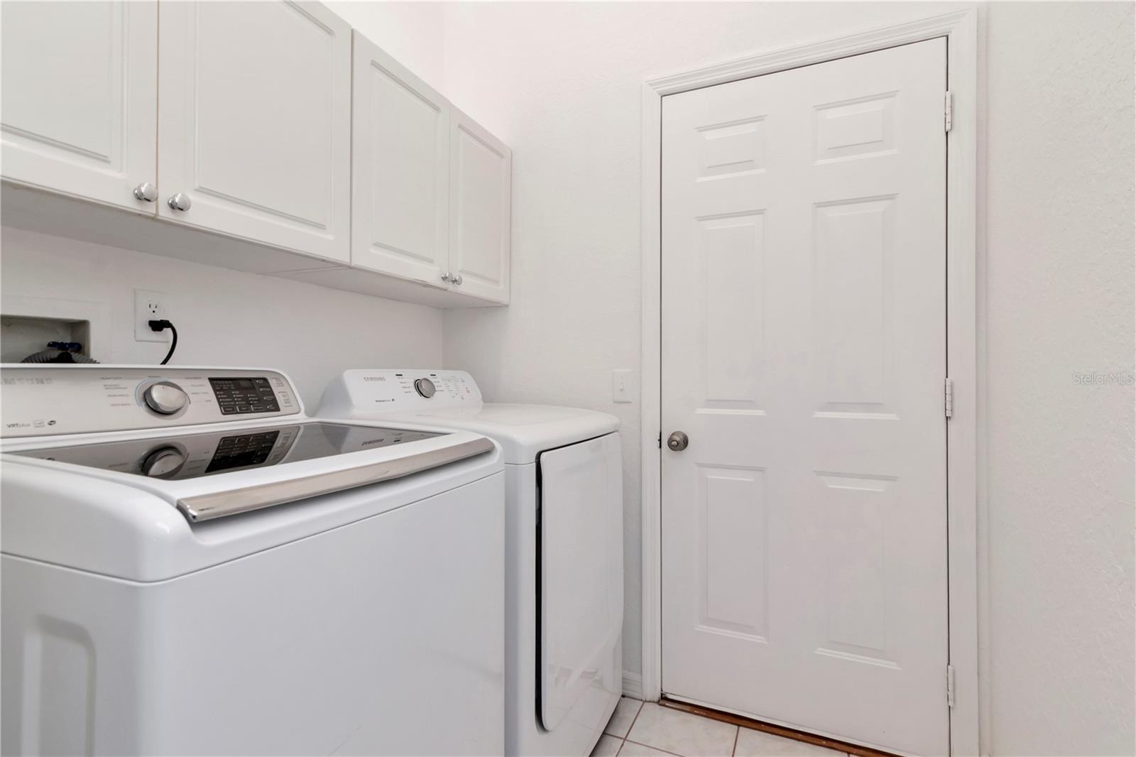 Image 19 of 27 For 211 Arlington Avenue E