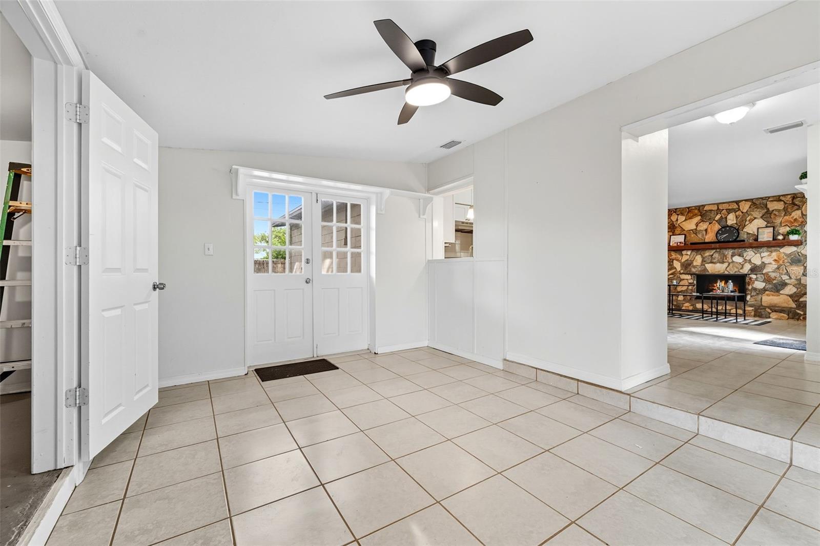 Image 10 of 24 For 2072 Valencia Way