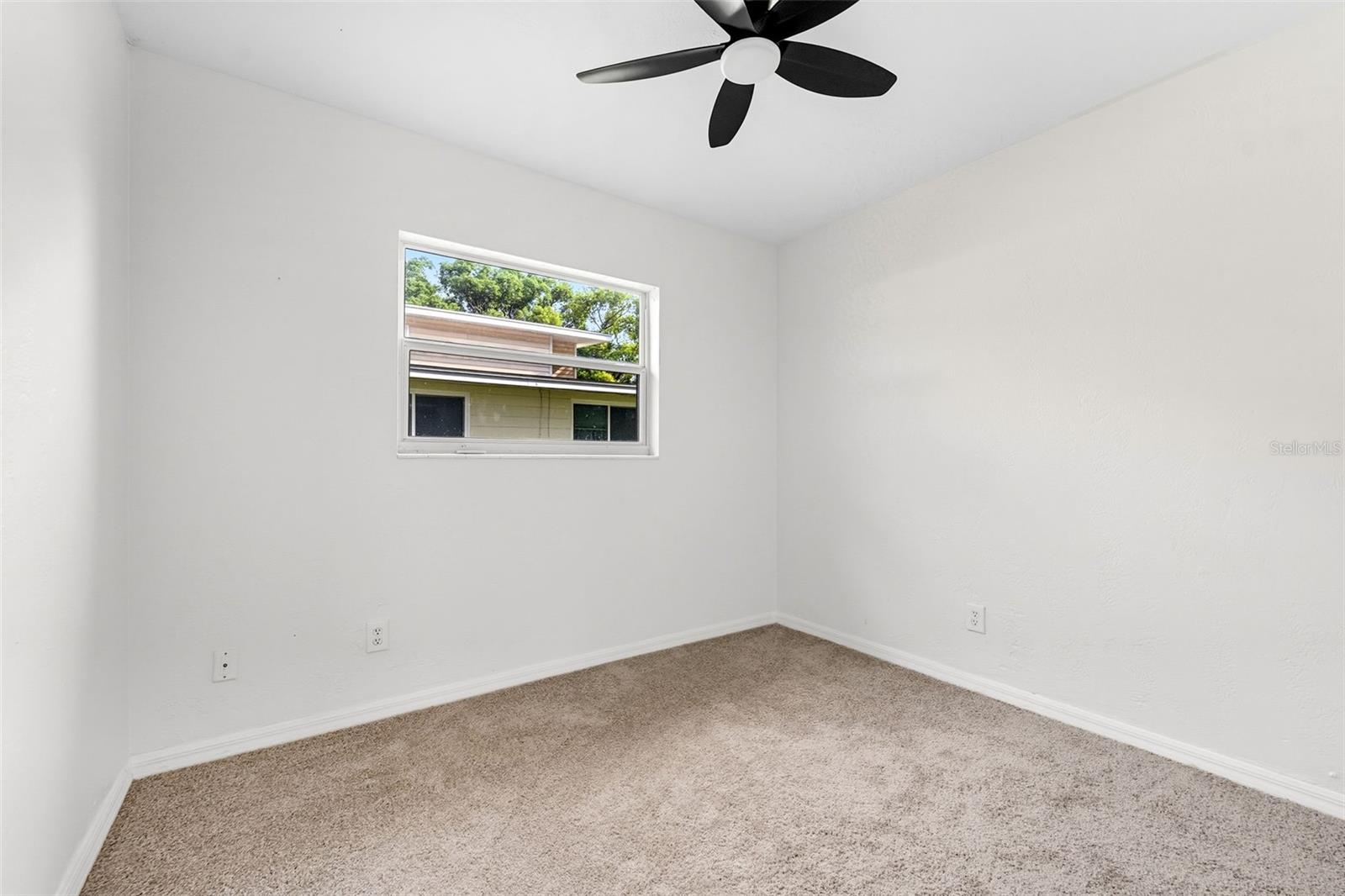Image 19 of 24 For 2072 Valencia Way