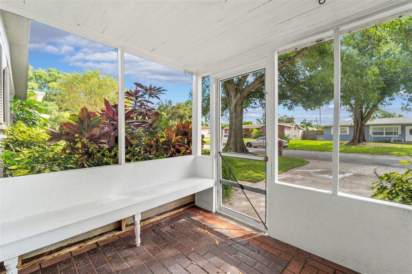 Image 20 of 24 For 2072 Valencia Way