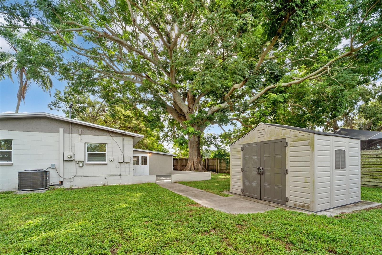 Image 23 of 24 For 2072 Valencia Way