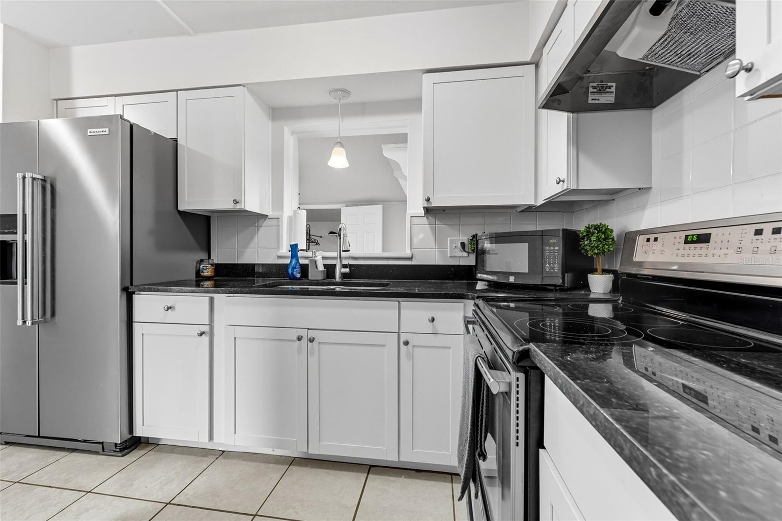 Image 8 of 24 For 2072 Valencia Way