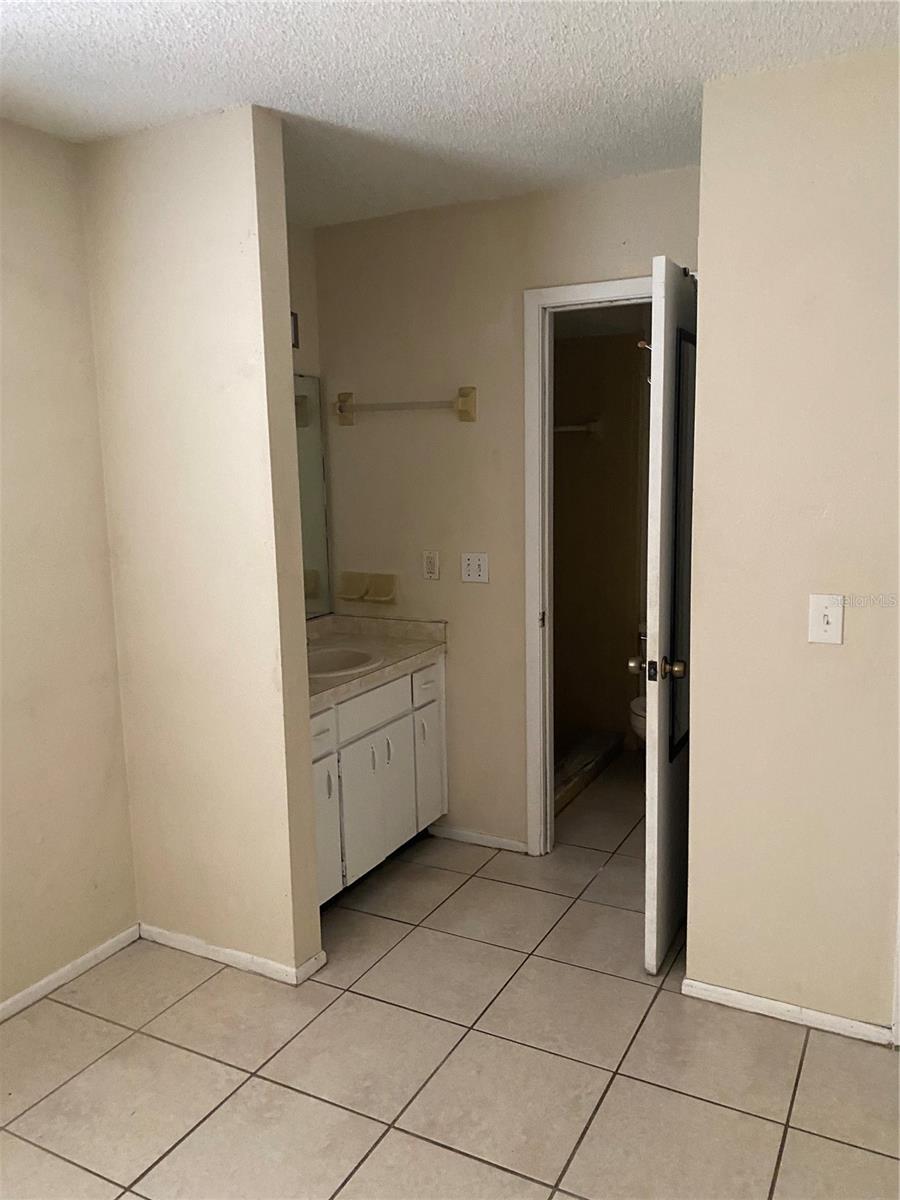 Listing photo id 10 for 322 Black Oak Court