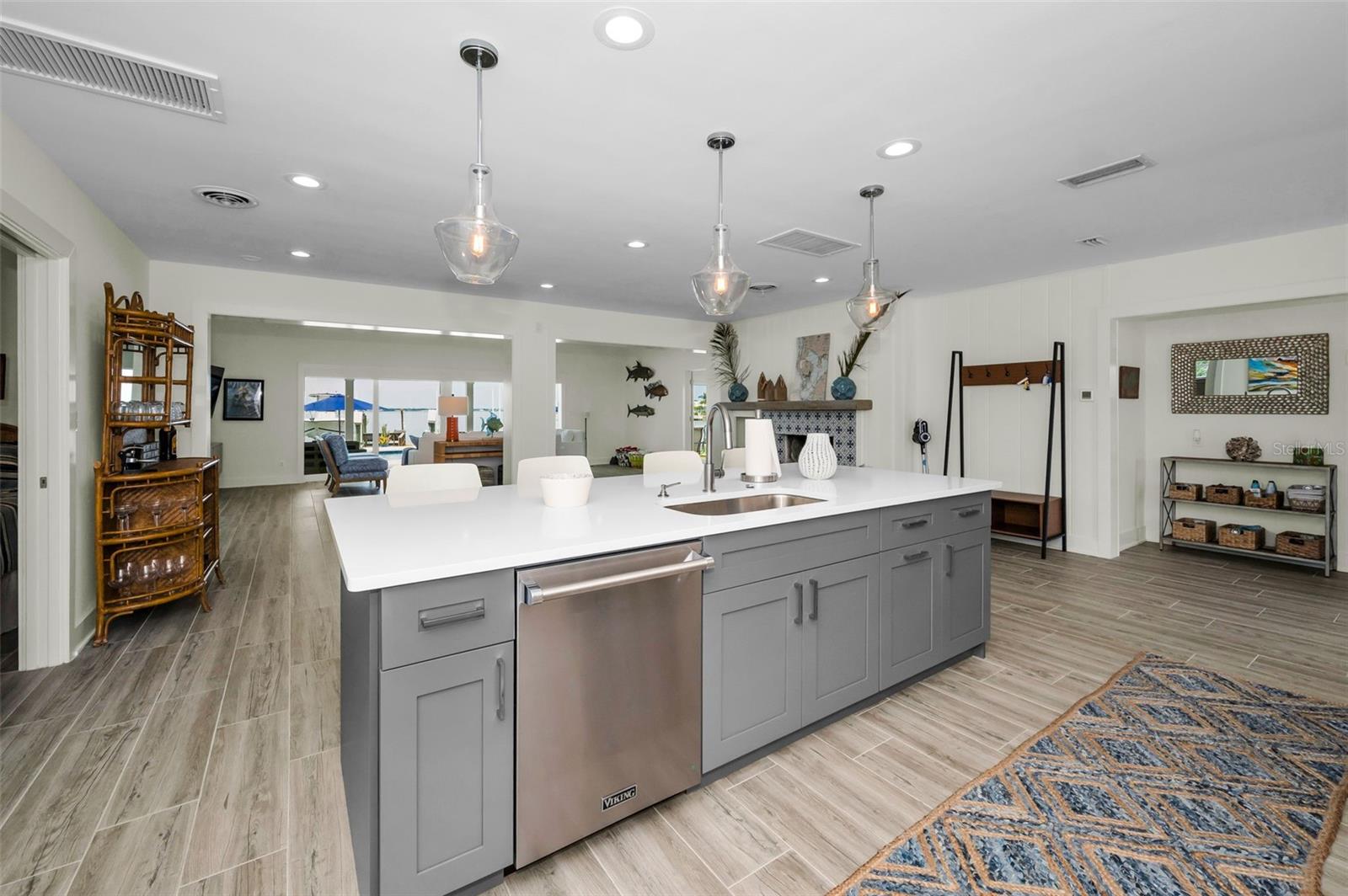 Image 18 of 68 For 4381 Poinsettia Drive