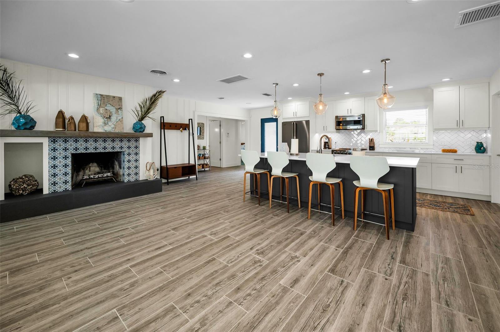 Image 19 of 68 For 4381 Poinsettia Drive