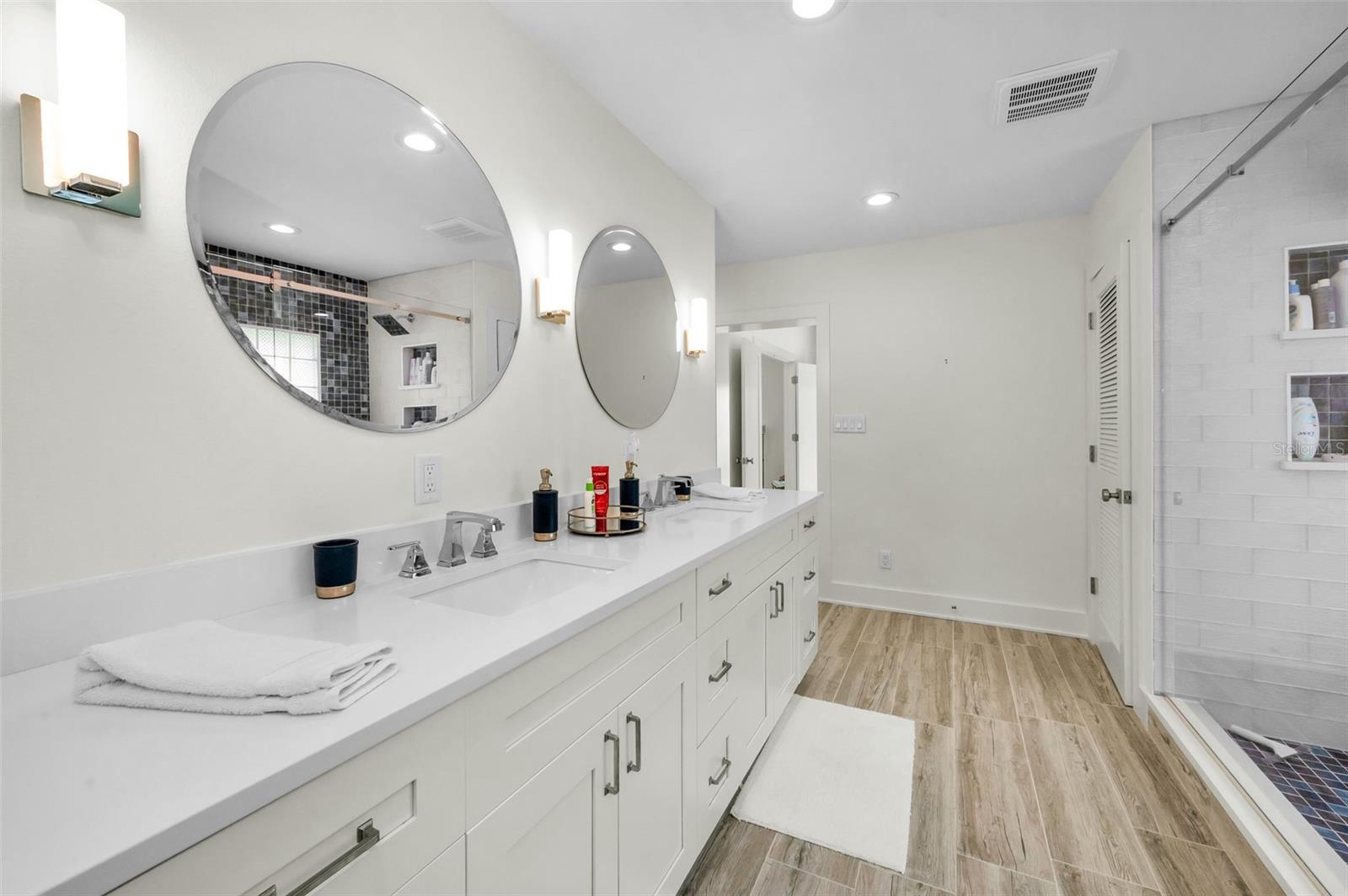 Image 33 of 68 For 4381 Poinsettia Drive