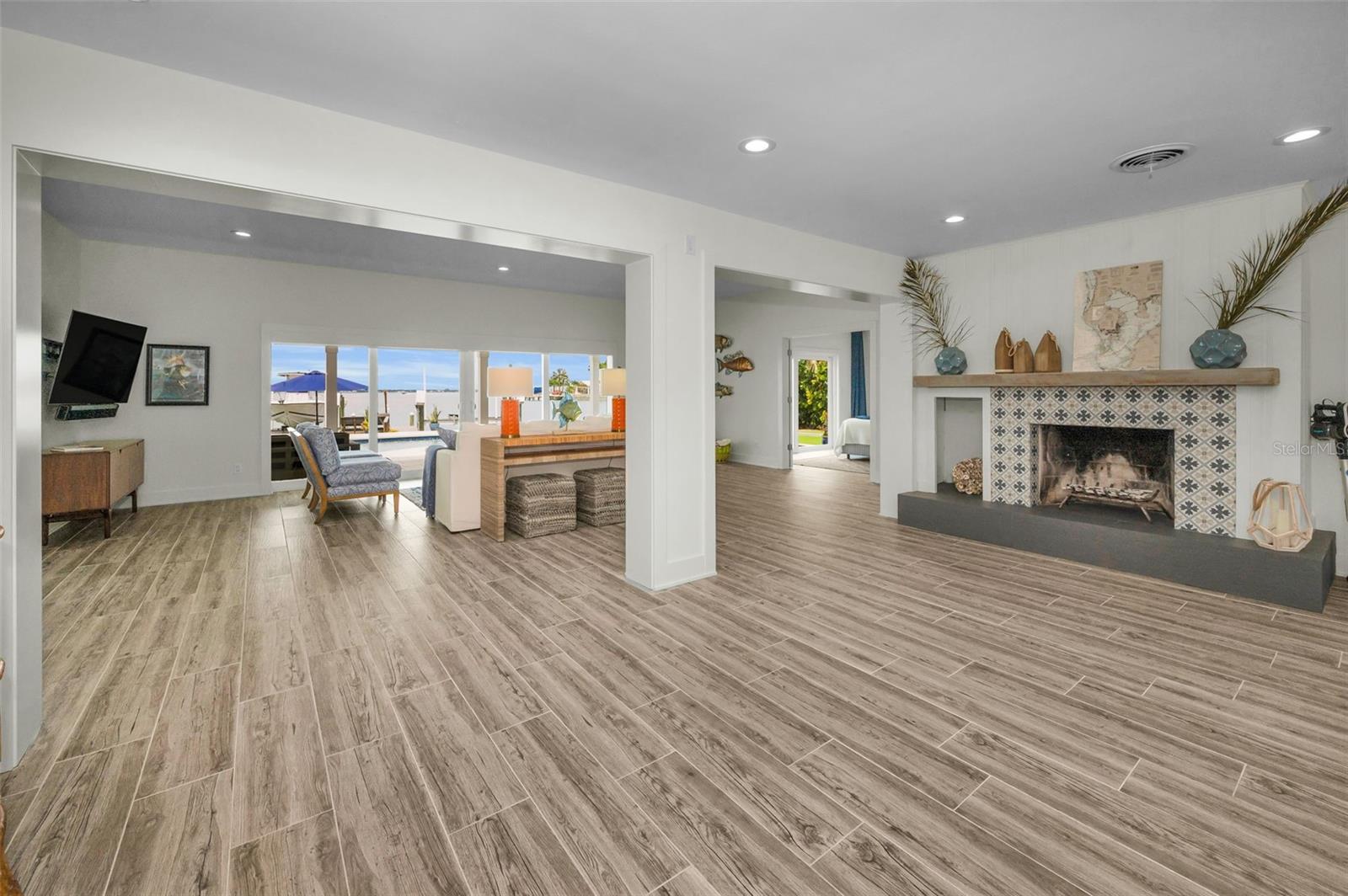 Image 9 of 68 For 4381 Poinsettia Drive
