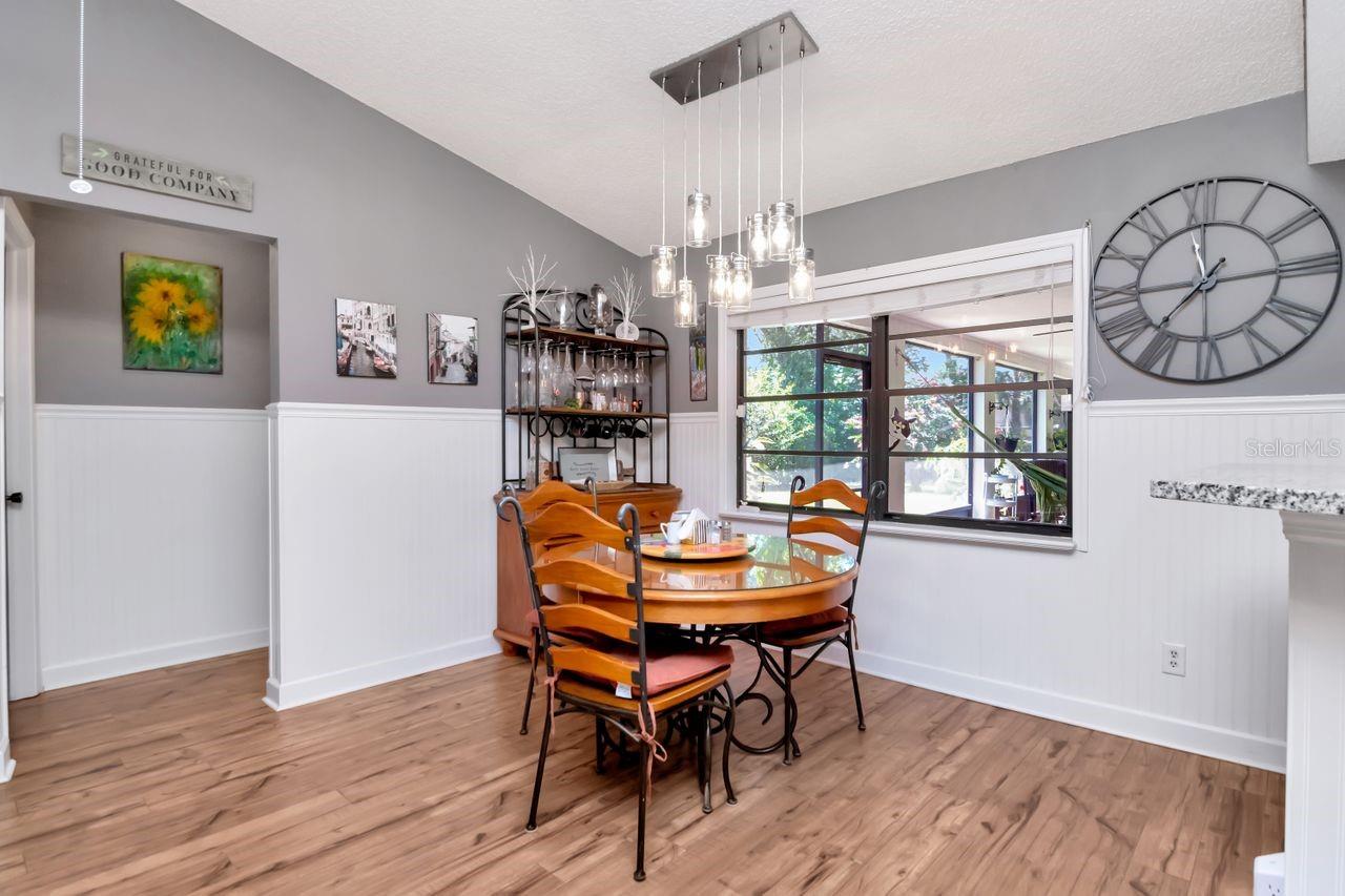 Image 13 of 46 For 23924 Forest Place