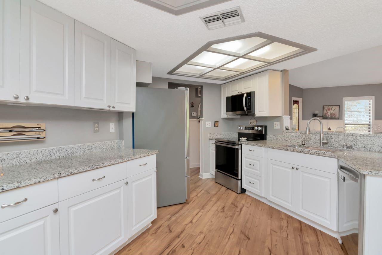 Image 15 of 46 For 23924 Forest Place