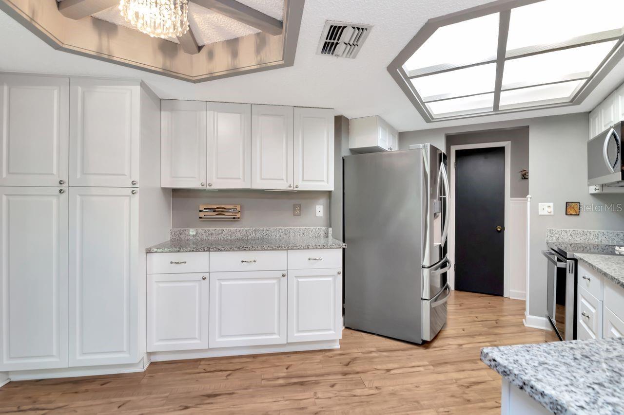 Image 16 of 46 For 23924 Forest Place