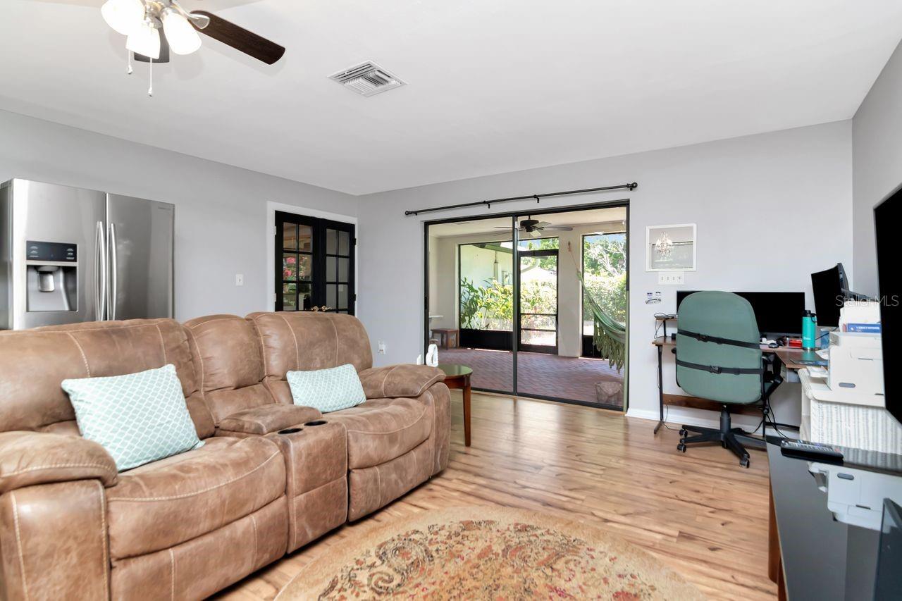Image 22 of 46 For 23924 Forest Place