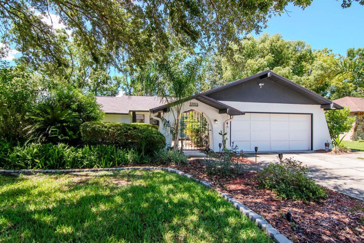 Image 3 of 46 For 23924 Forest Place