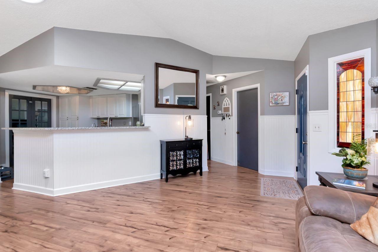 Image 8 of 46 For 23924 Forest Place