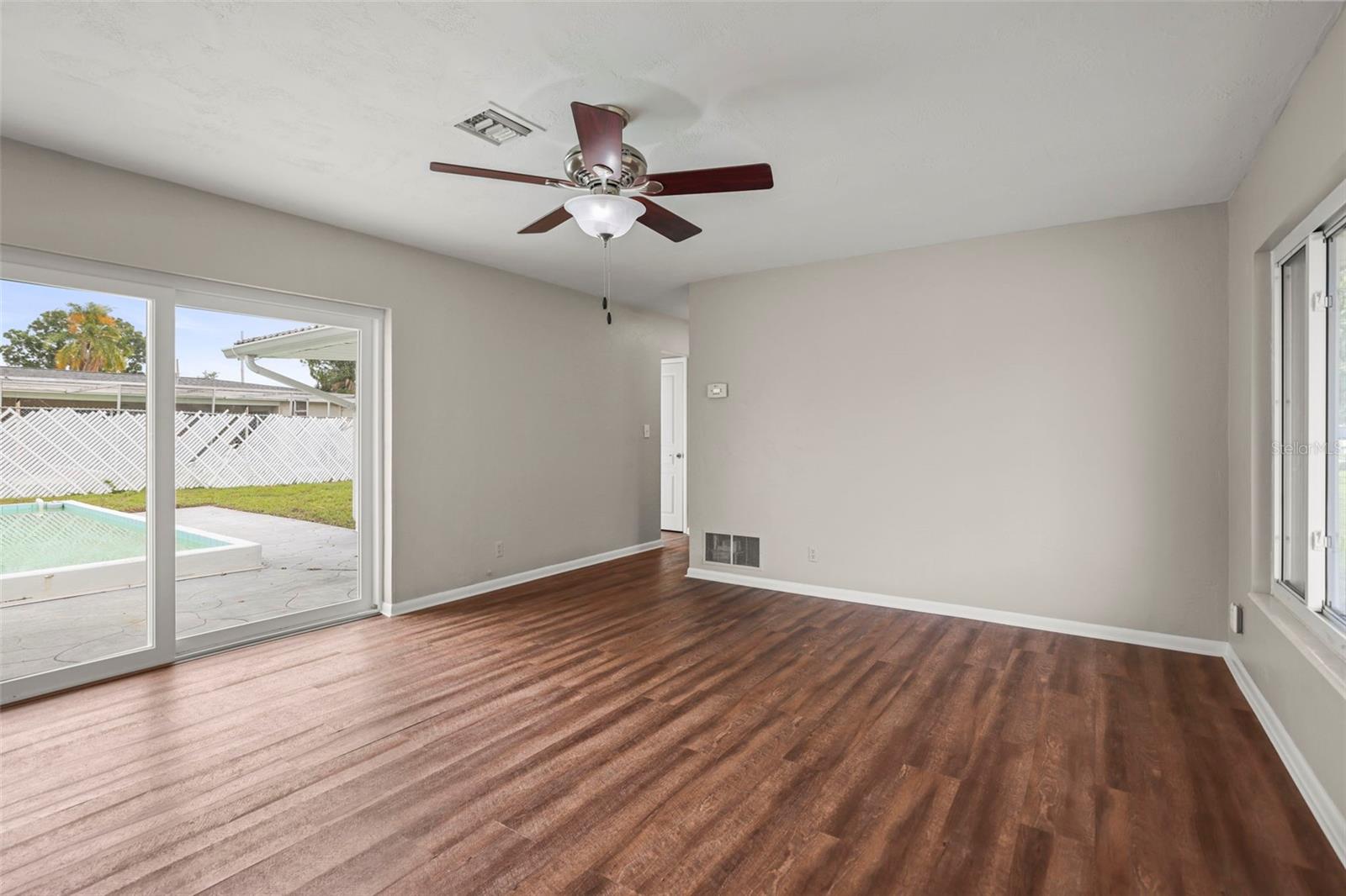 Image 5 of 35 For 1848 68th Avenue N