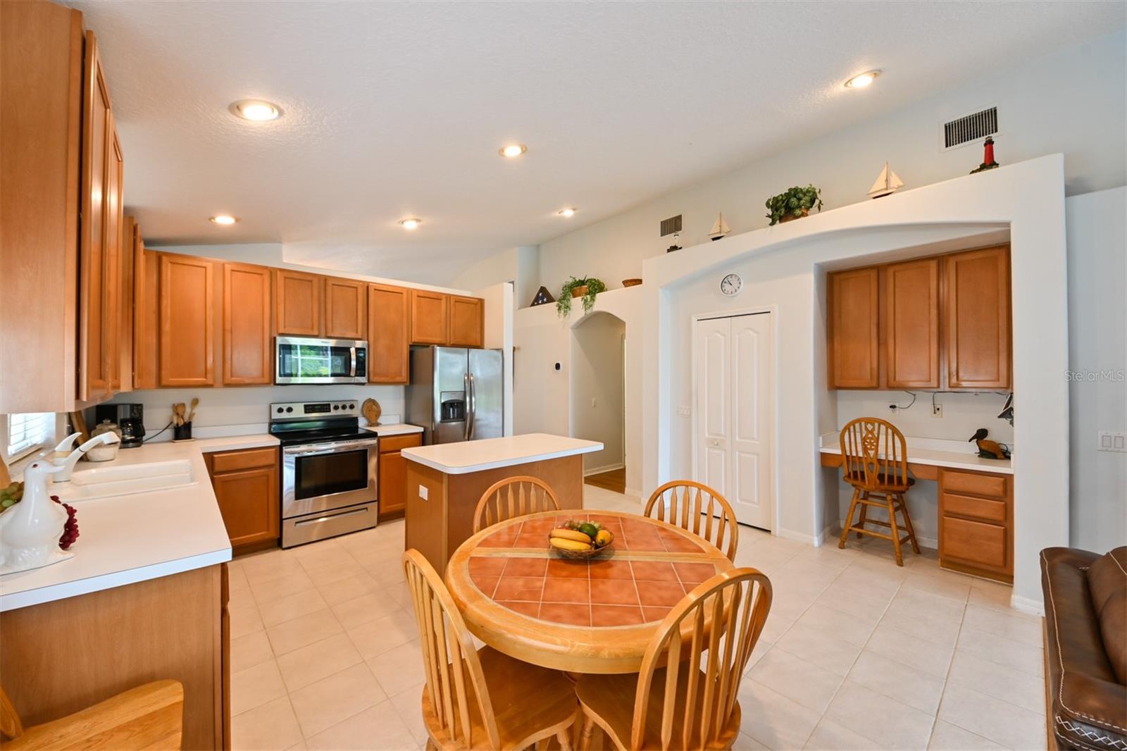 Image 12 of 57 For 19309 Seacove Drive